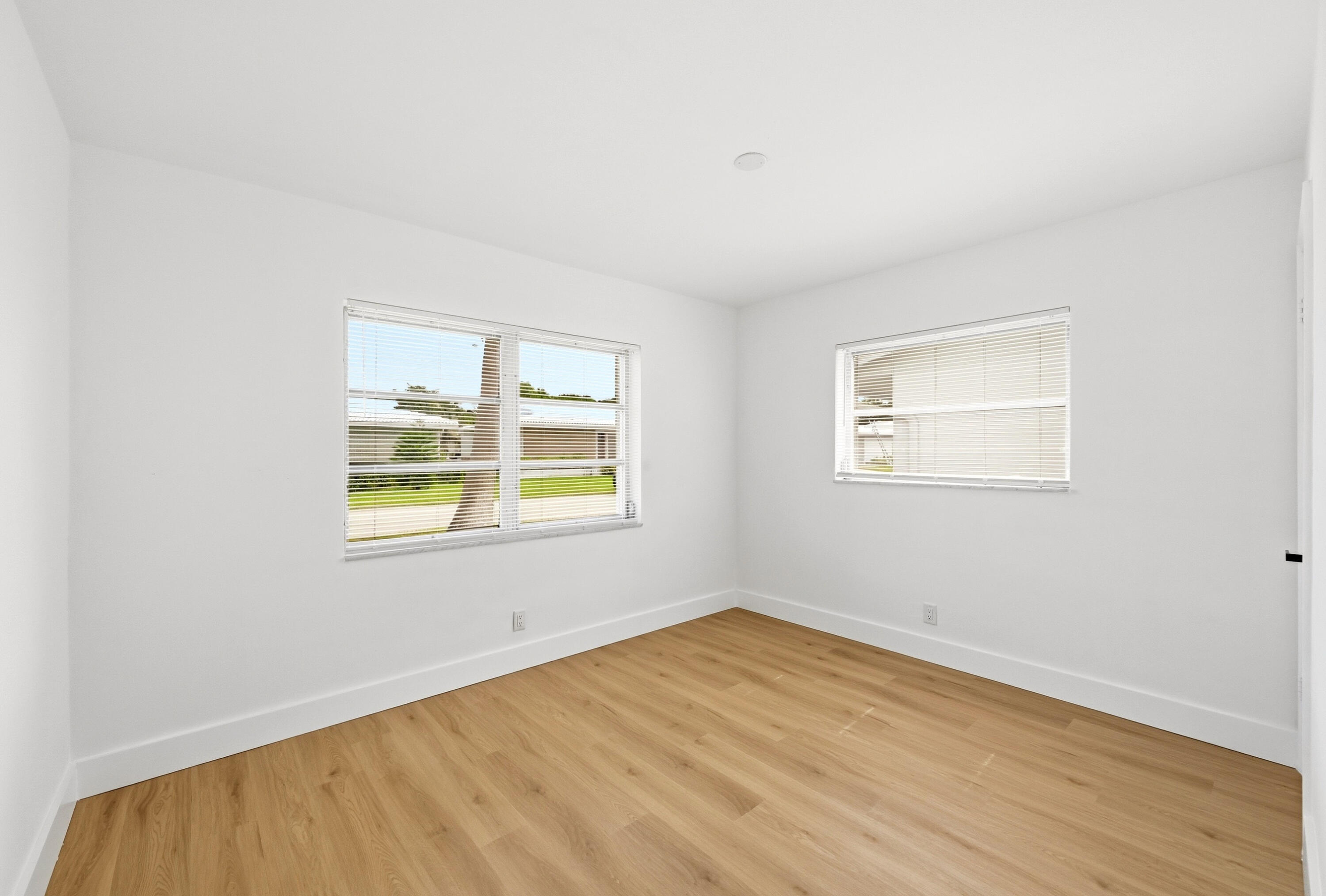 8410 NW 59th Tamarac, FL 33321