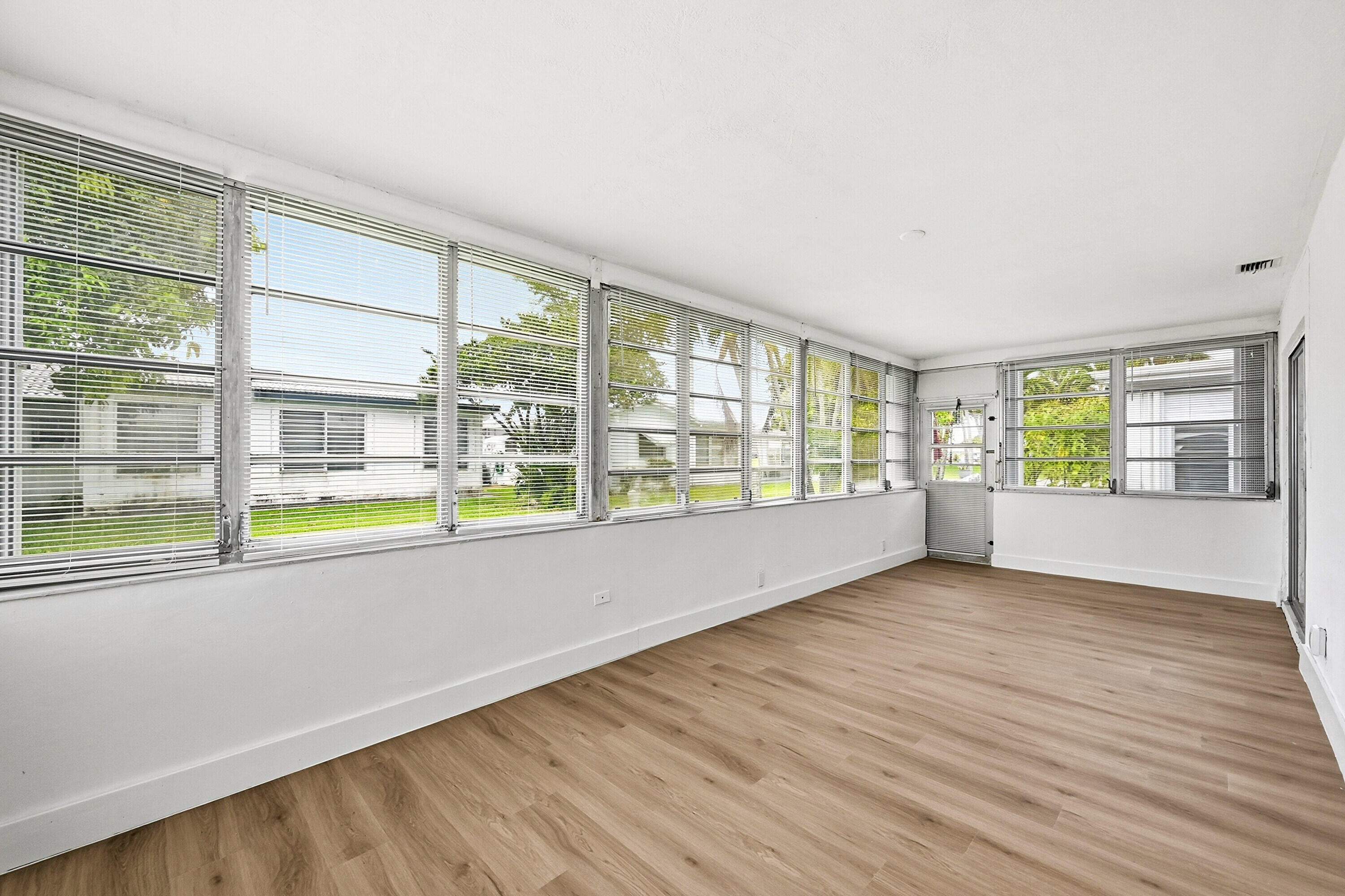 8410 NW 59th Tamarac, FL 33321