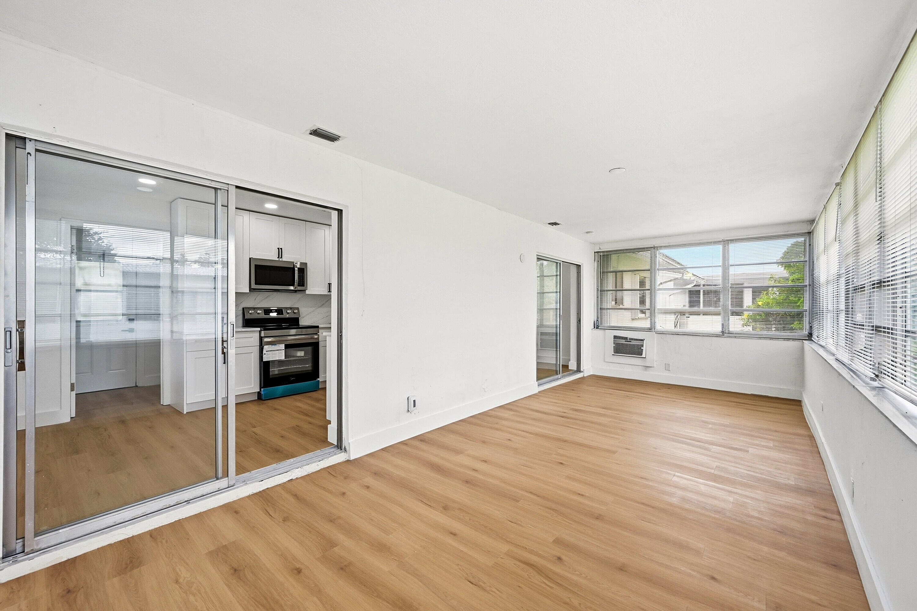8410 NW 59th Tamarac, FL 33321