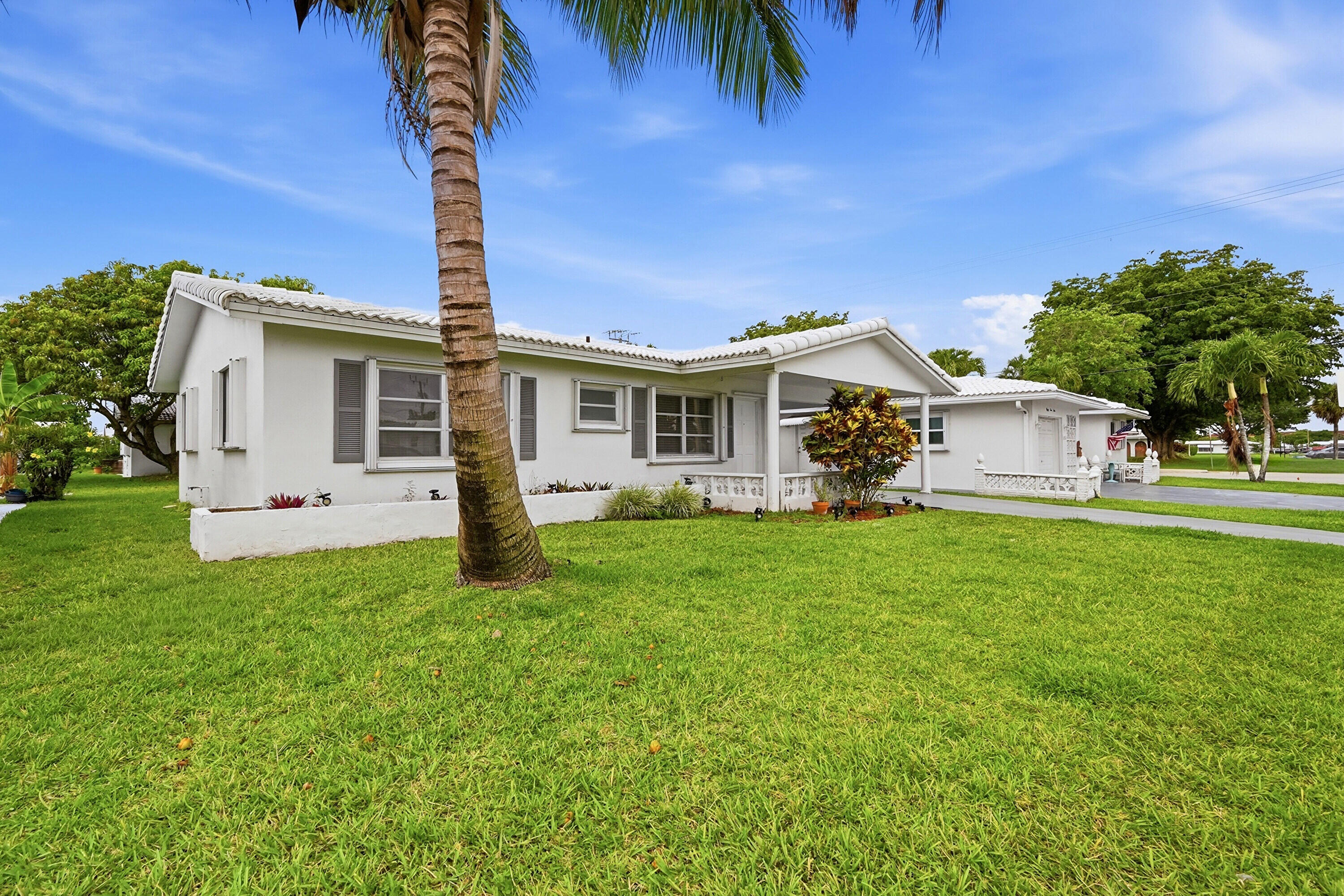8410 NW 59th Tamarac, FL 33321