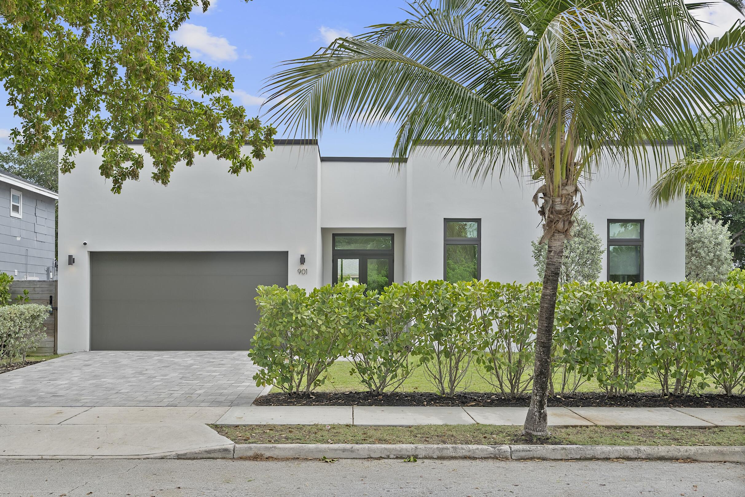 901 Upland West Palm Beach, FL 33401