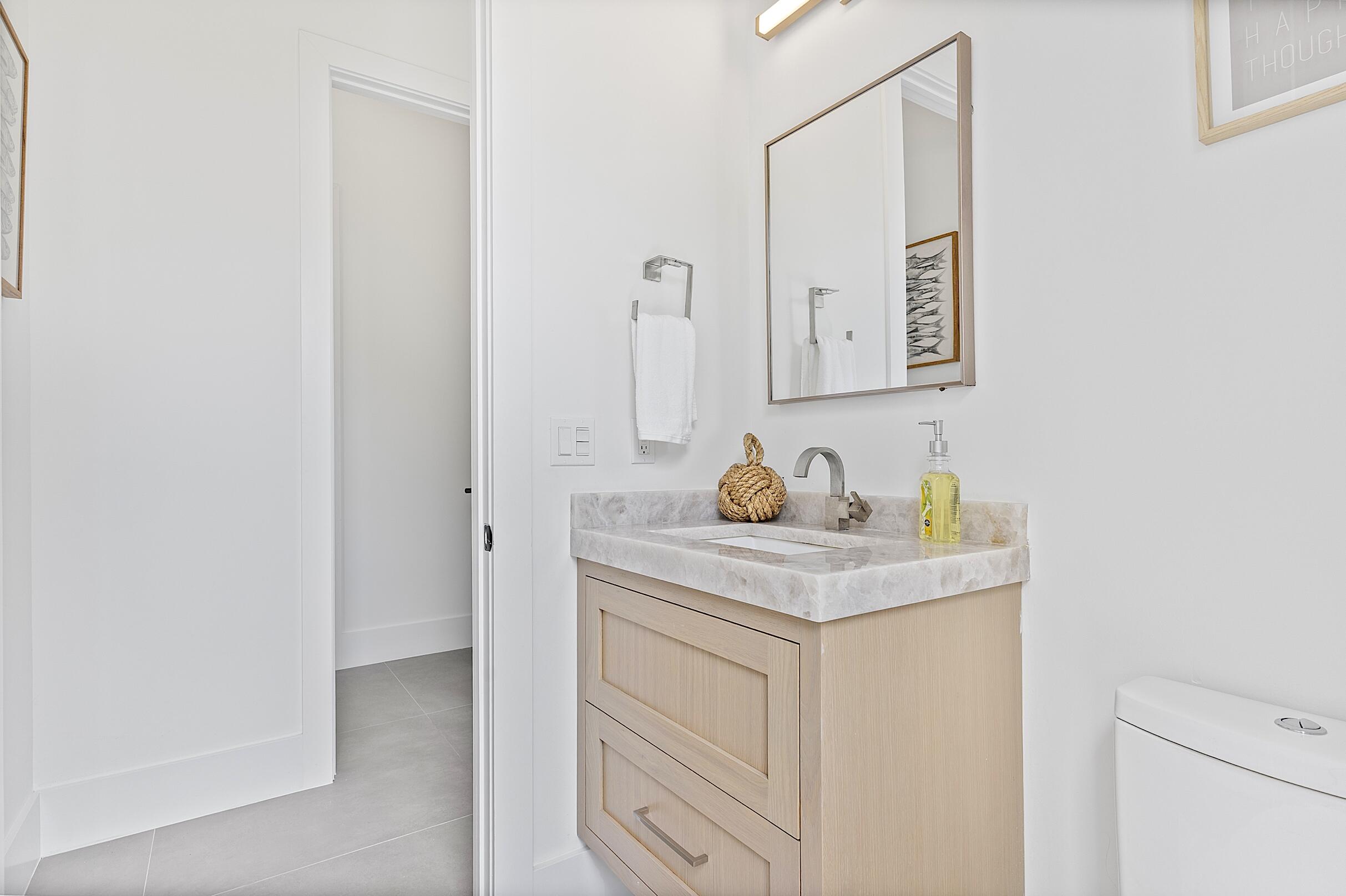 901 Upland West Palm Beach, FL 33401