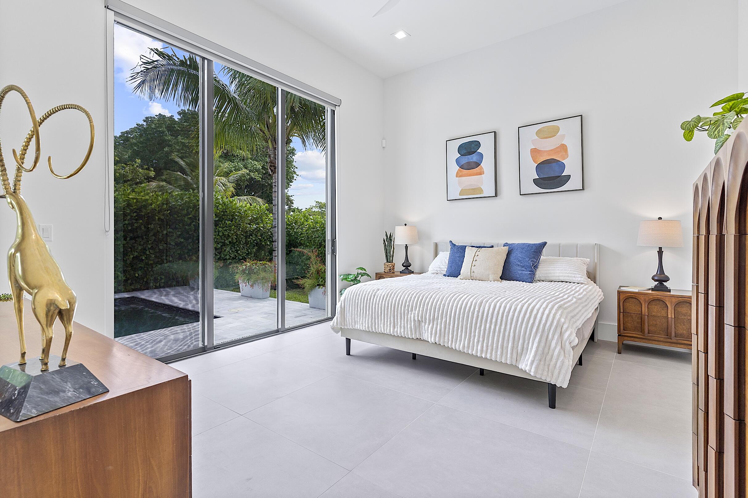901 Upland West Palm Beach, FL 33401