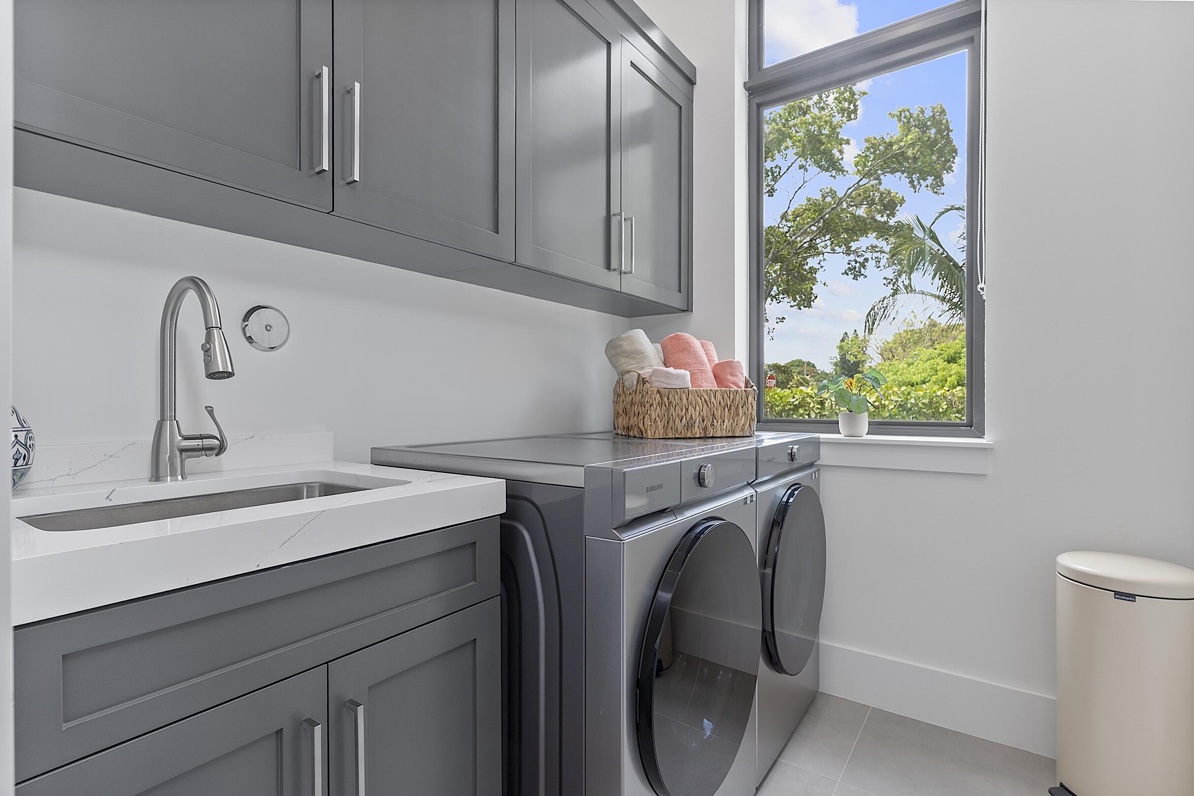 901 Upland West Palm Beach, FL 33401
