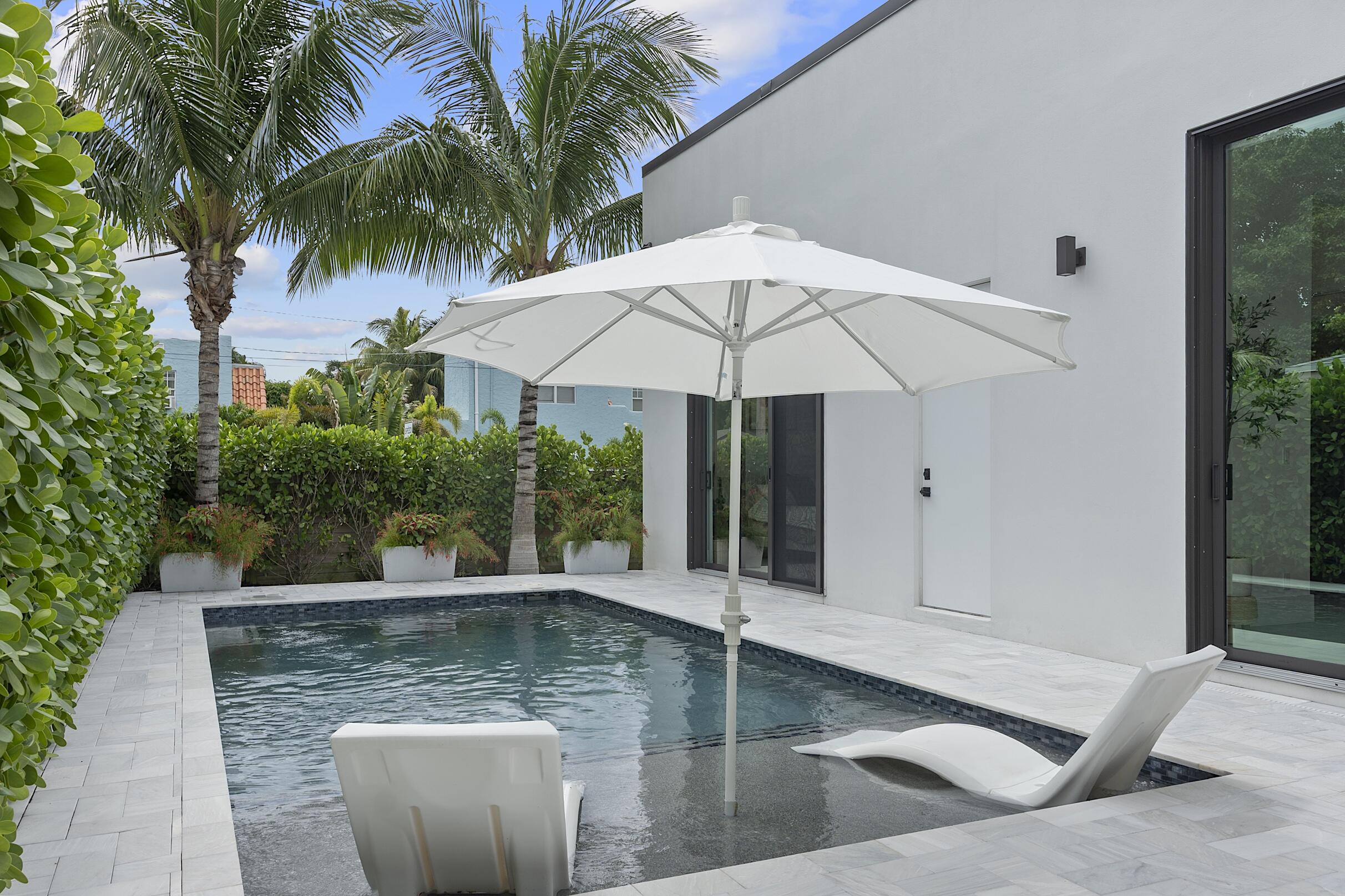 901 Upland West Palm Beach, FL 33401