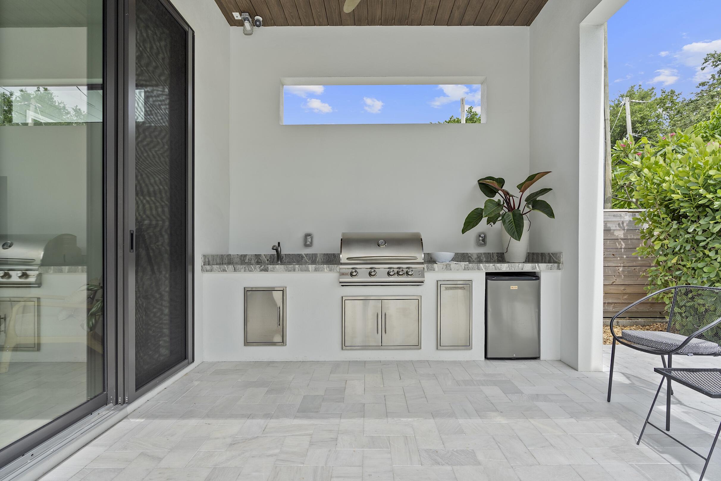 901 Upland West Palm Beach, FL 33401