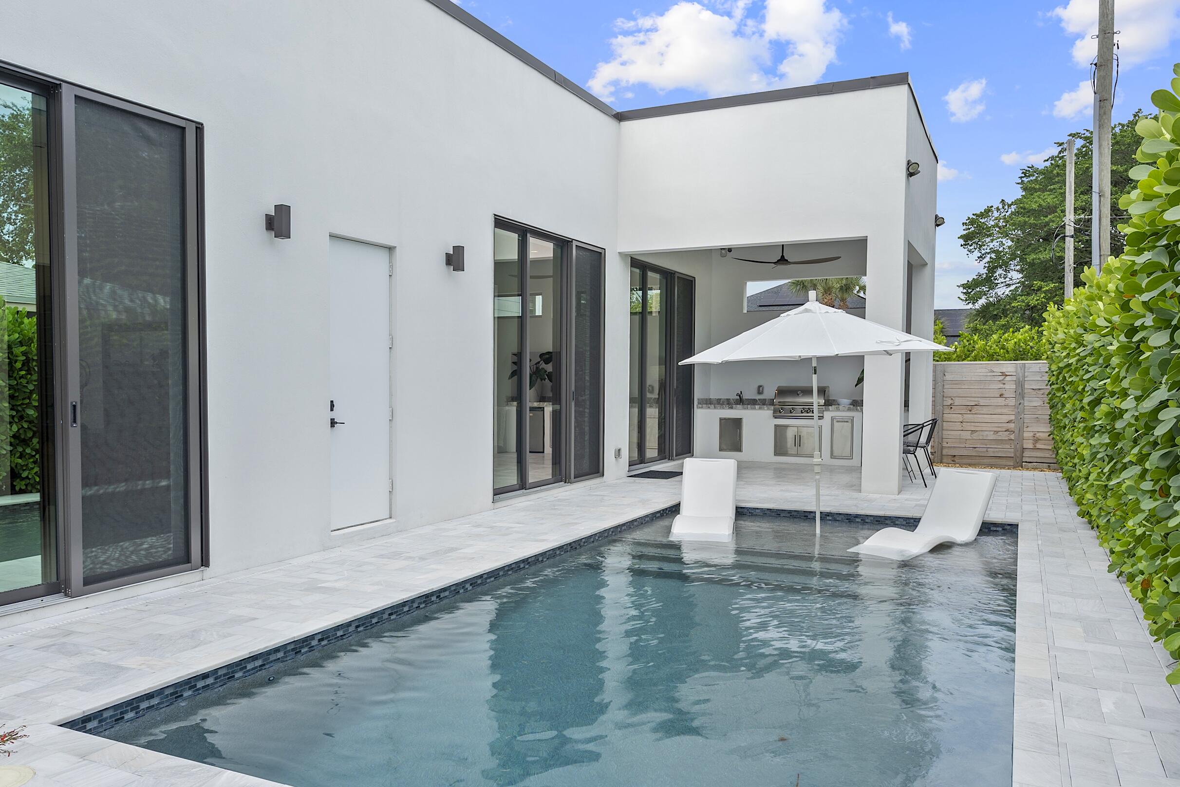 901 Upland West Palm Beach, FL 33401