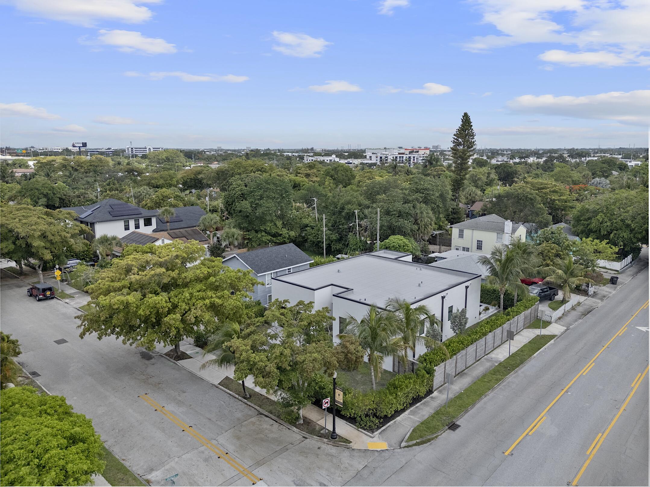 901 Upland West Palm Beach, FL 33401