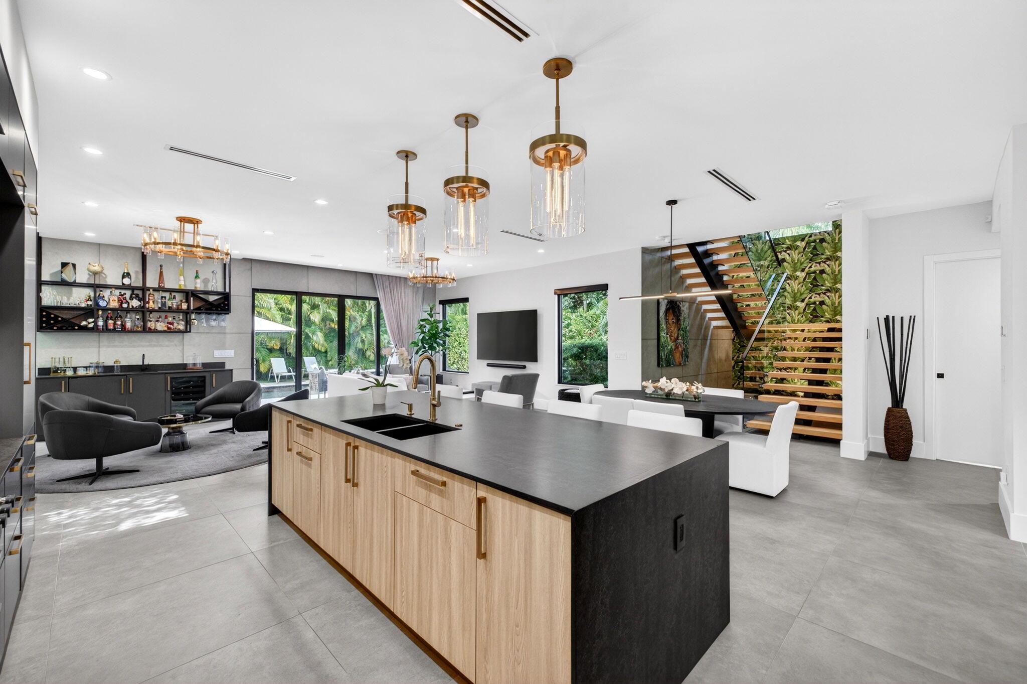 1644 NE 4th Fort Lauderdale, FL 33301