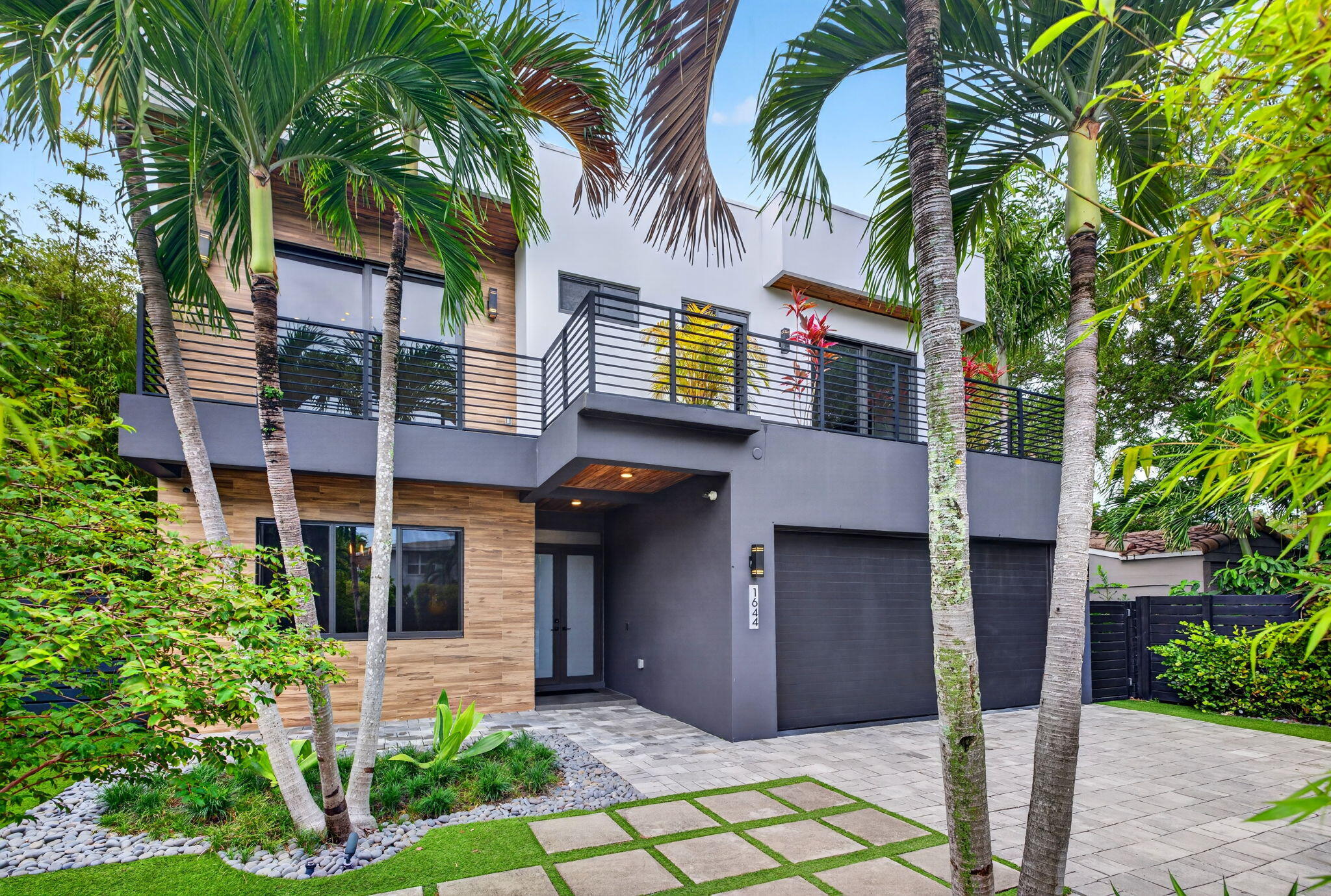 1644 NE 4th Fort Lauderdale, FL 33301