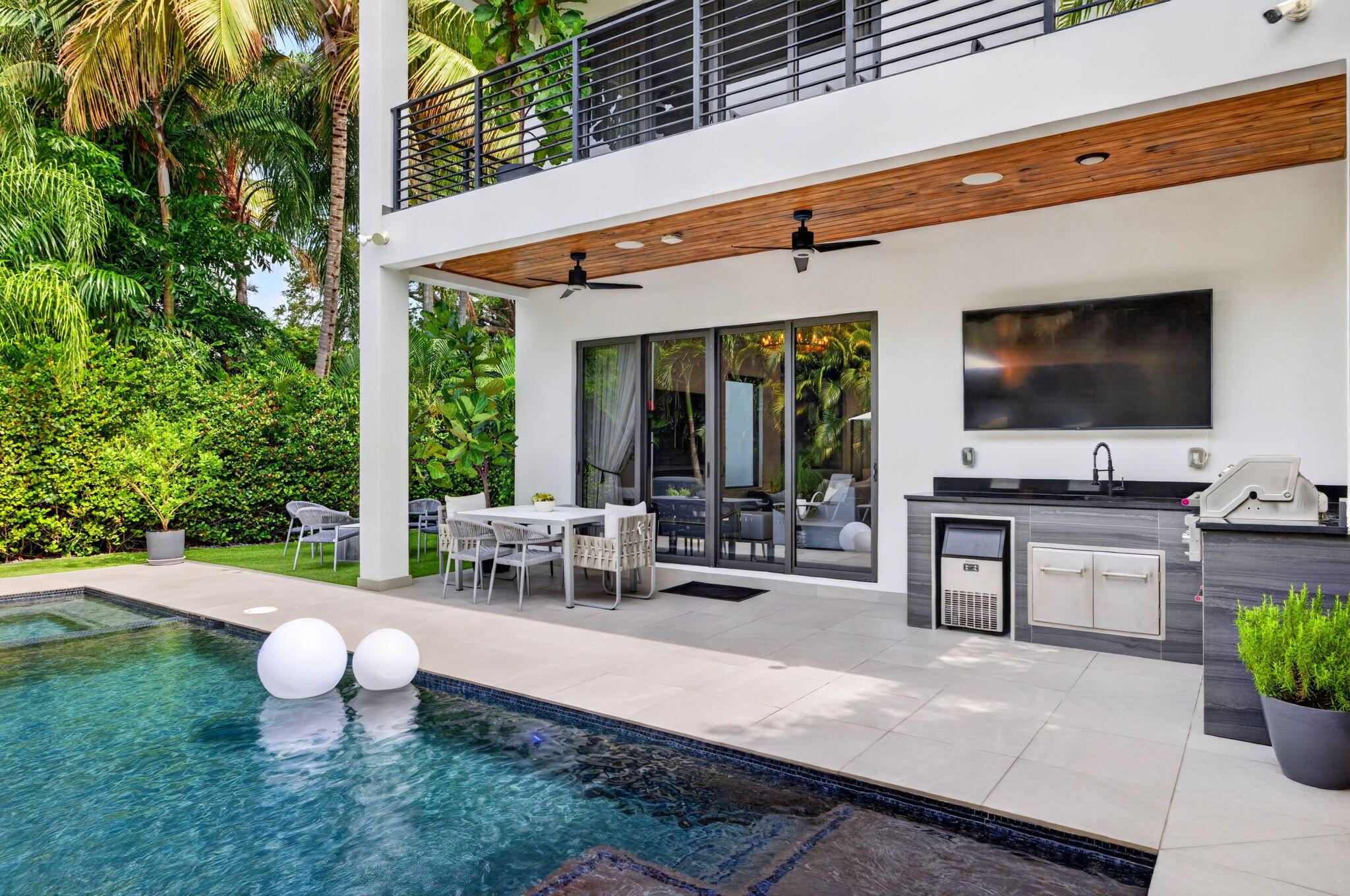 1644 NE 4th Fort Lauderdale, FL 33301