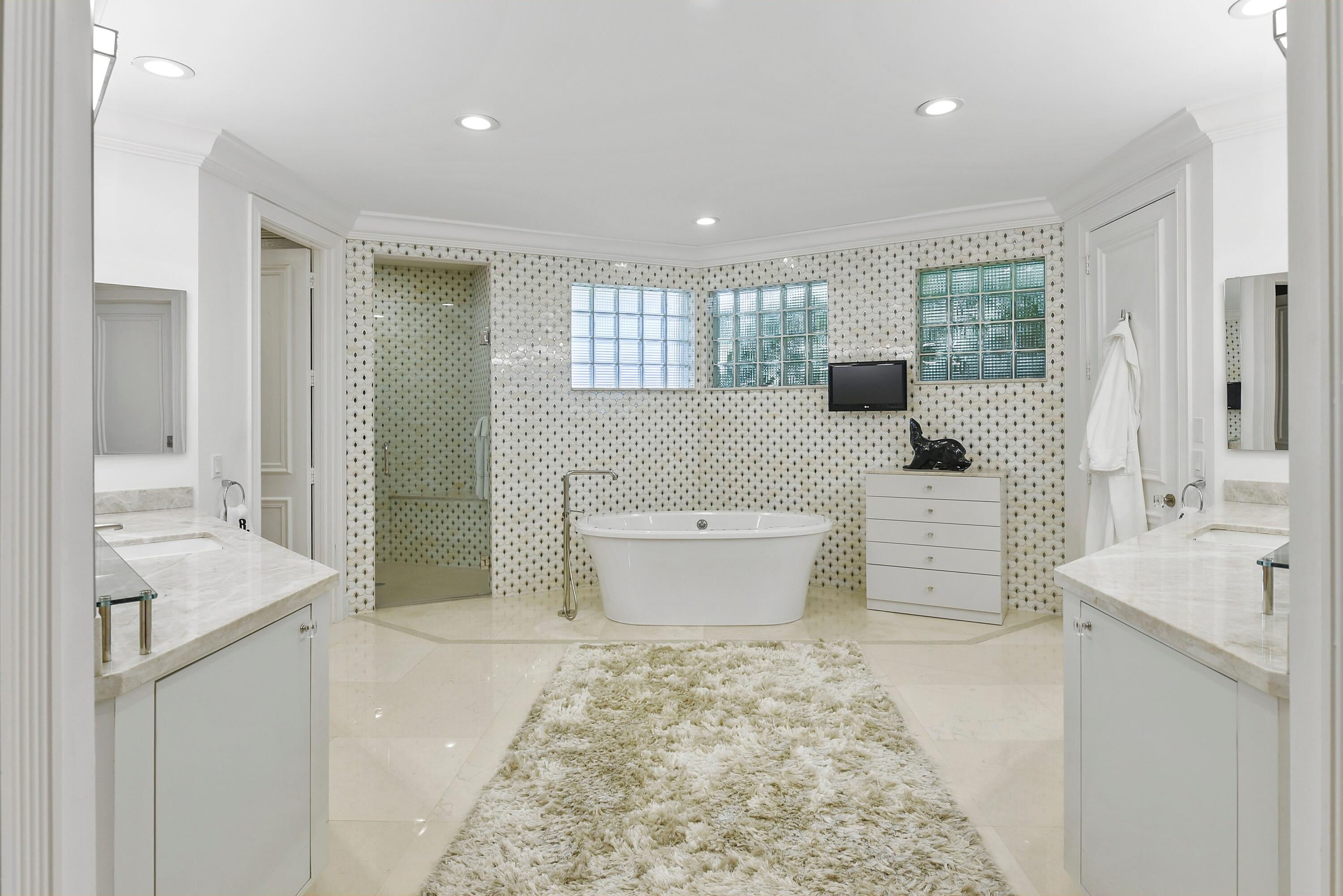 6949 Lake Estates Boca Raton, FL 33496