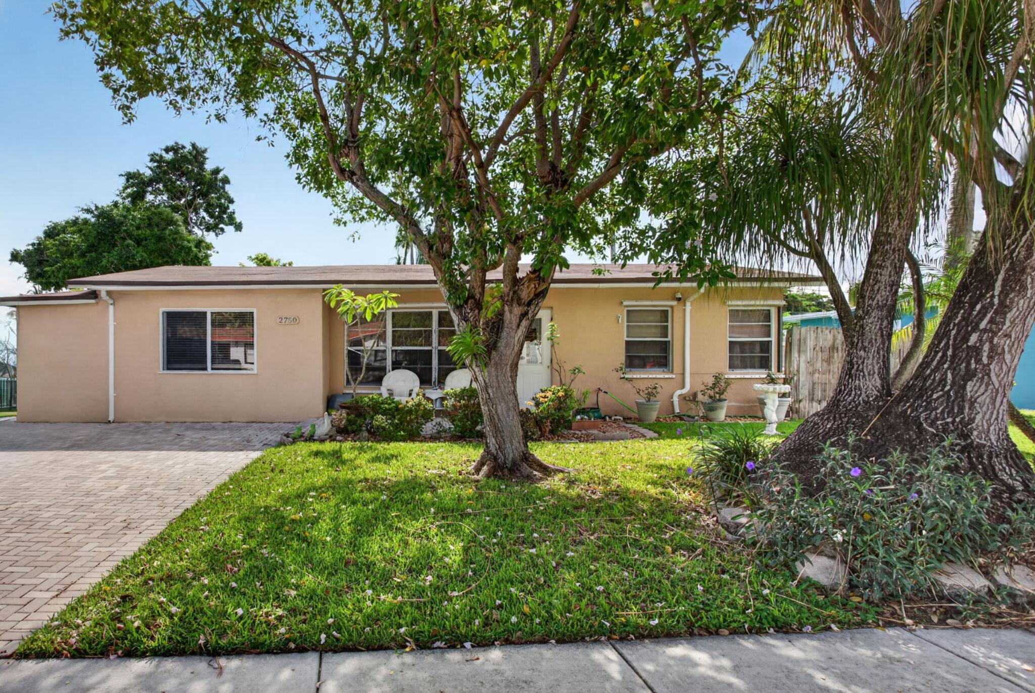 2750 NE 9th
