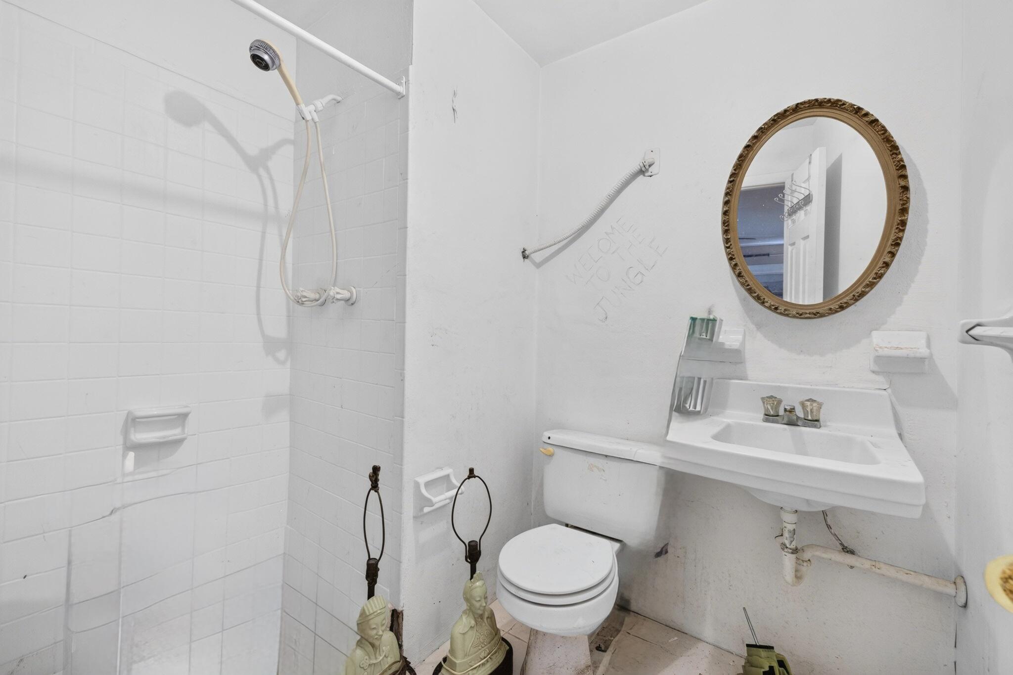 5581 NE 28th Fort Lauderdale, FL 33308