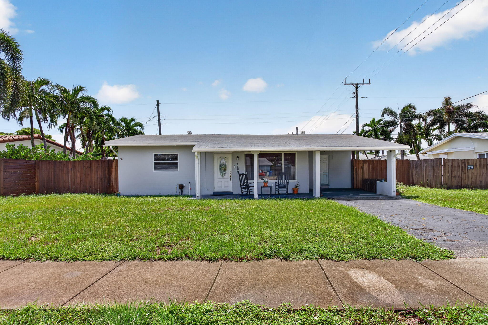 1520 NE 34th Ct