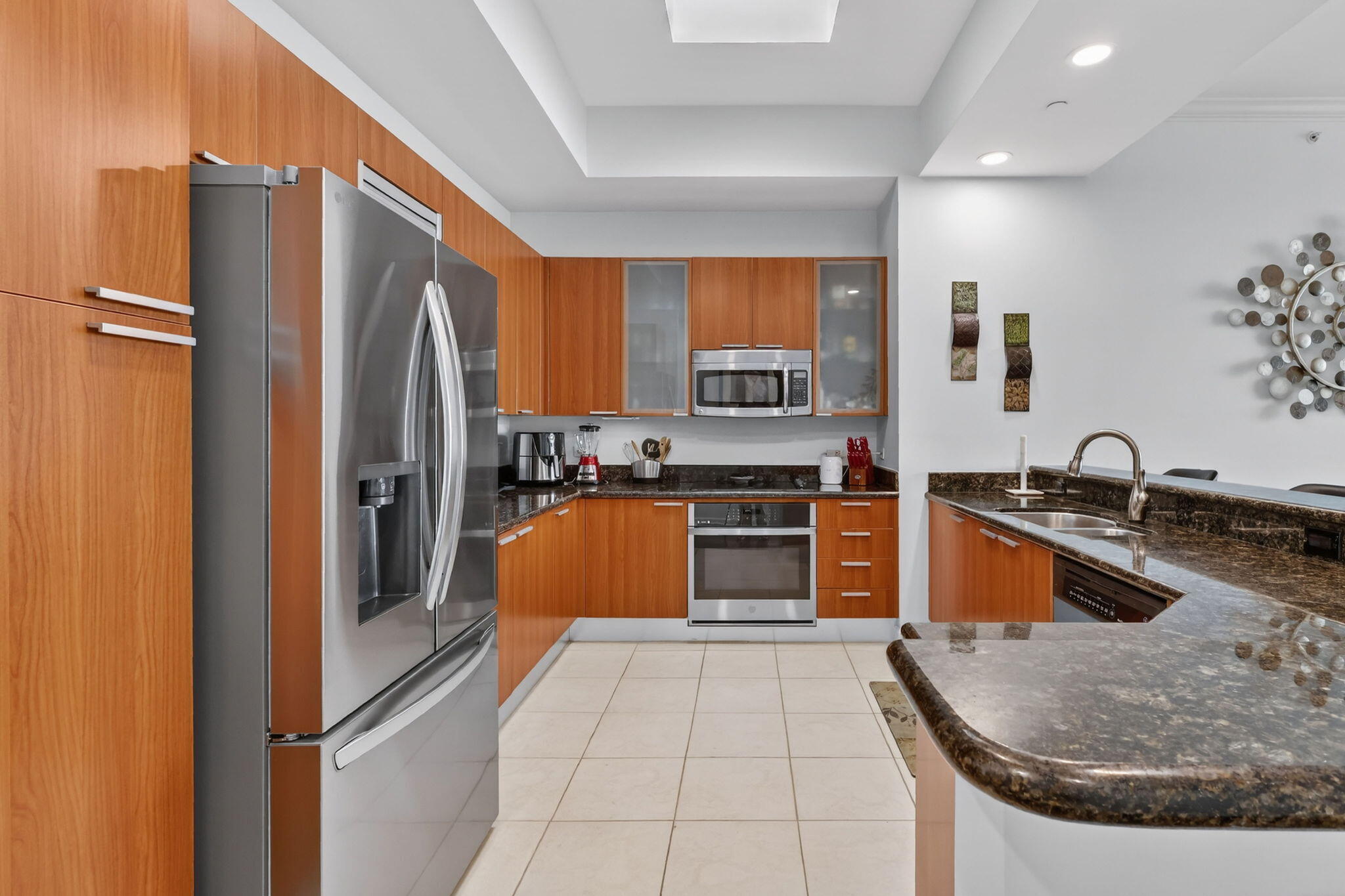 2640 Lake Shr Dr #2608 Riviera Beach, FL 33404