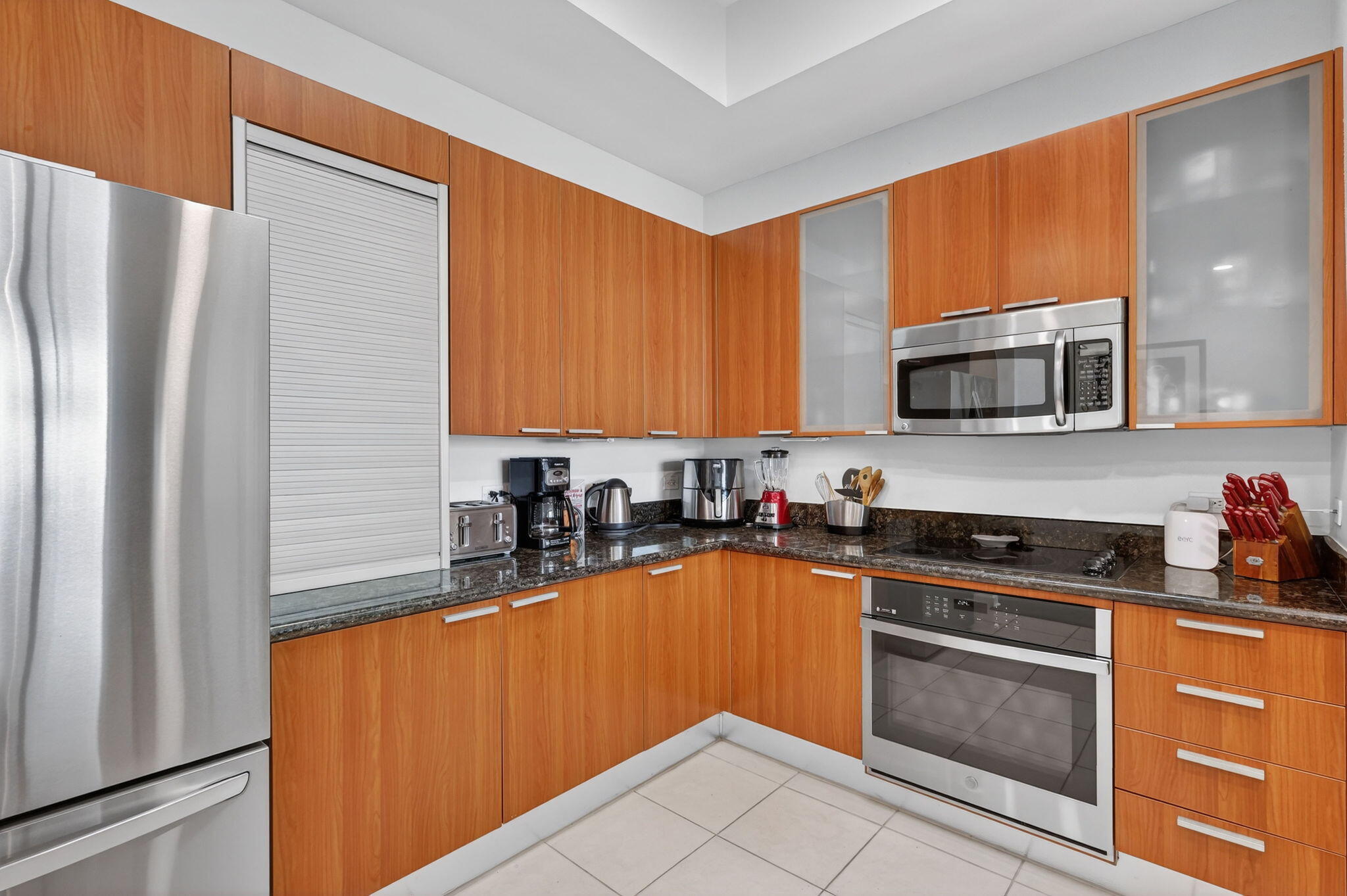 2640 Lake Shr Dr #2608 Riviera Beach, FL 33404
