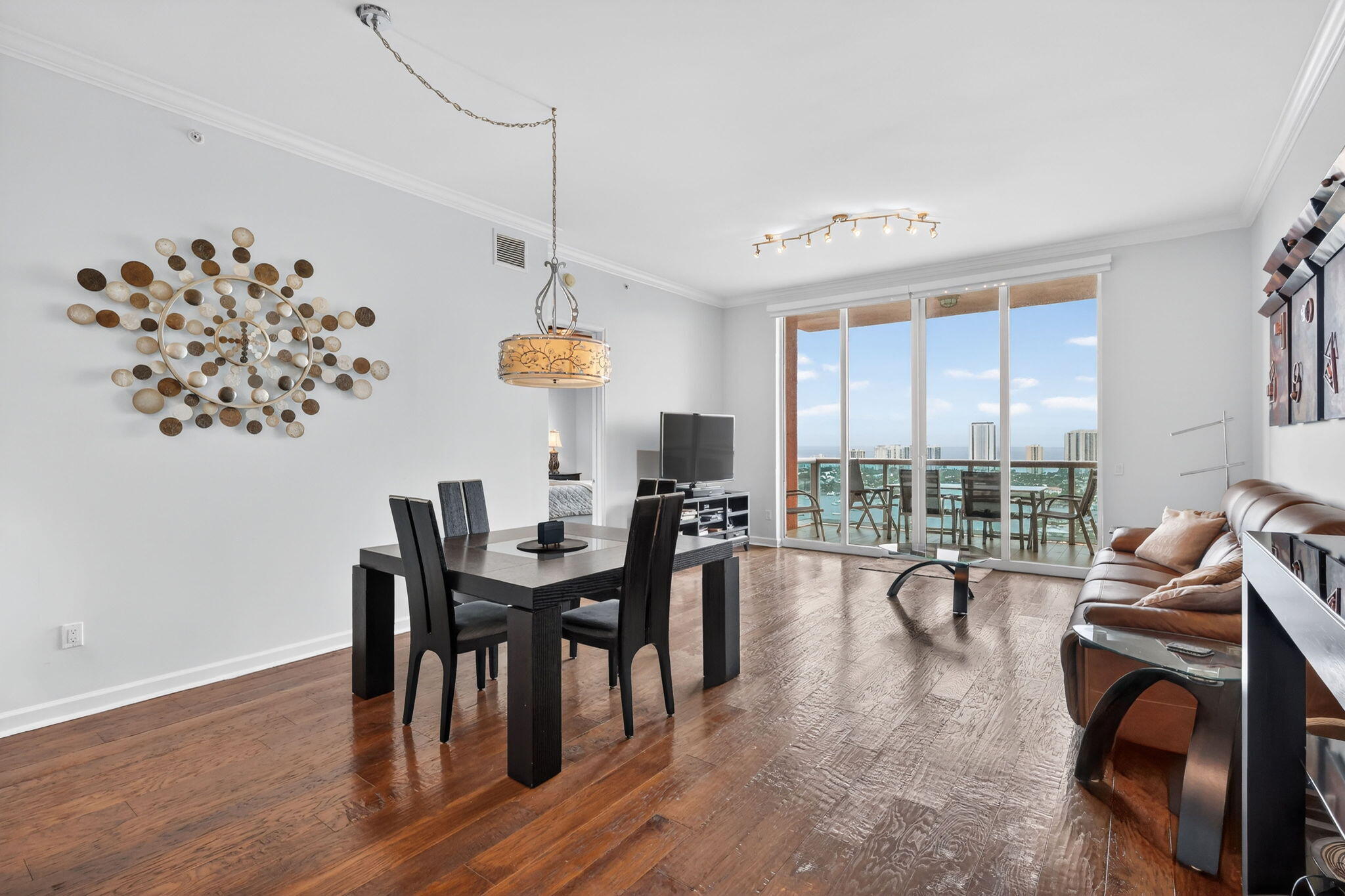 2640 Lake Shr Dr #2608 Riviera Beach, FL 33404