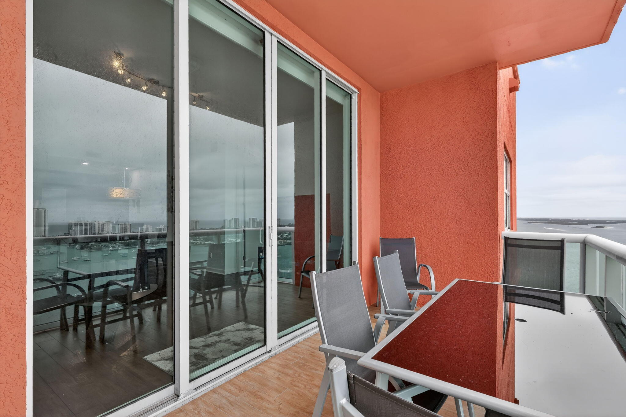2640 Lake Shr Dr #2608 Riviera Beach, FL 33404