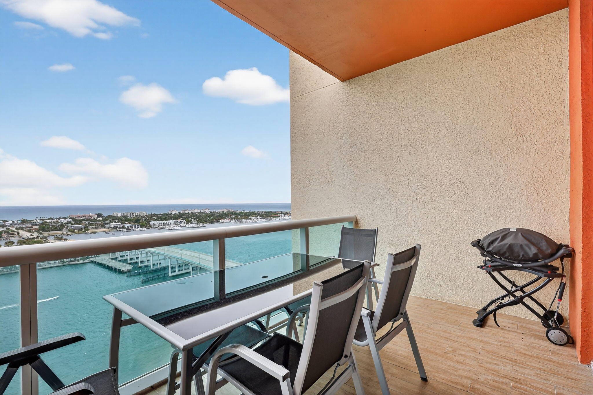 2640 Lake Shr Dr #2608 Riviera Beach, FL 33404