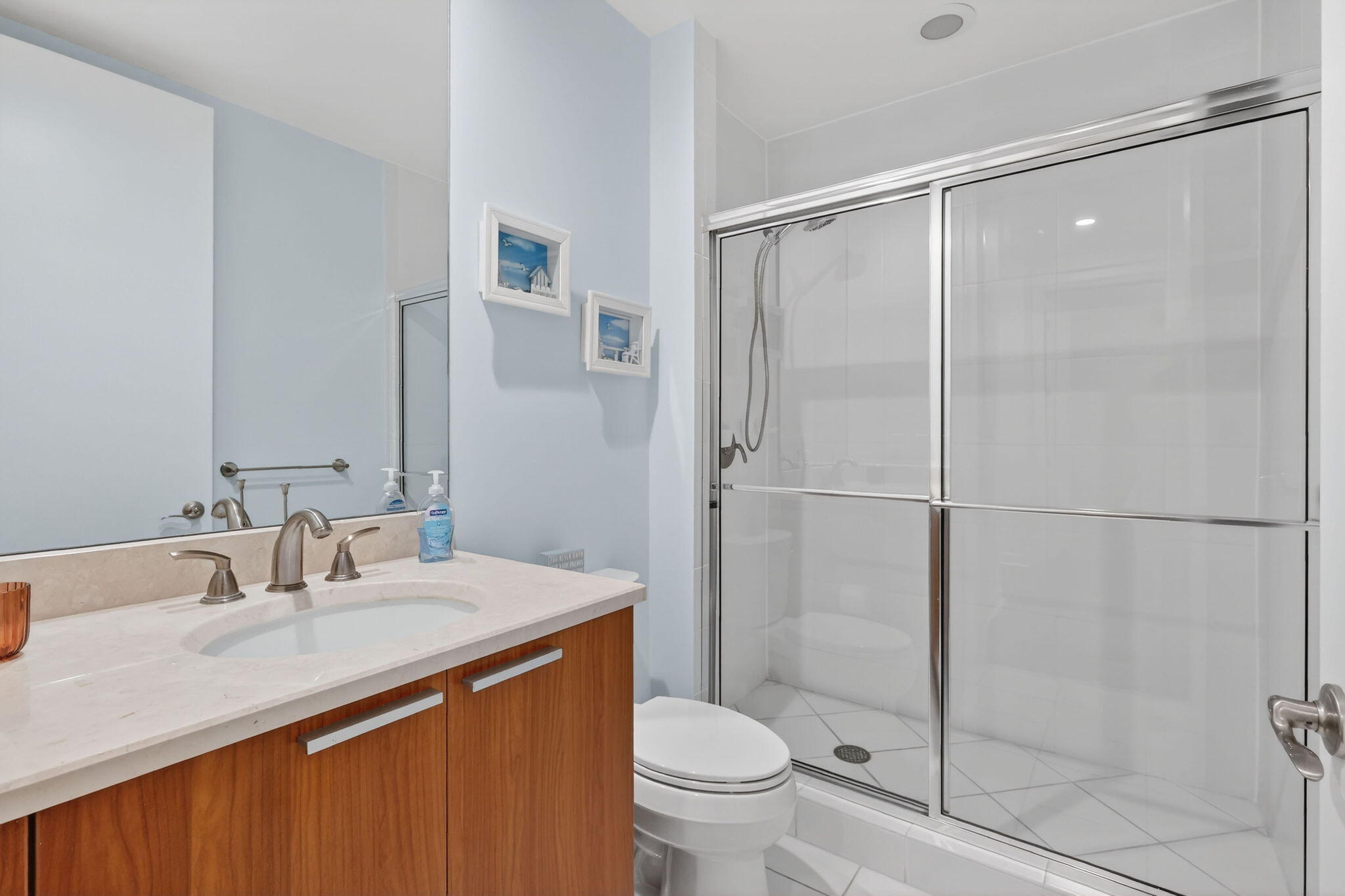 2640 Lake Shr Dr #2608 Riviera Beach, FL 33404