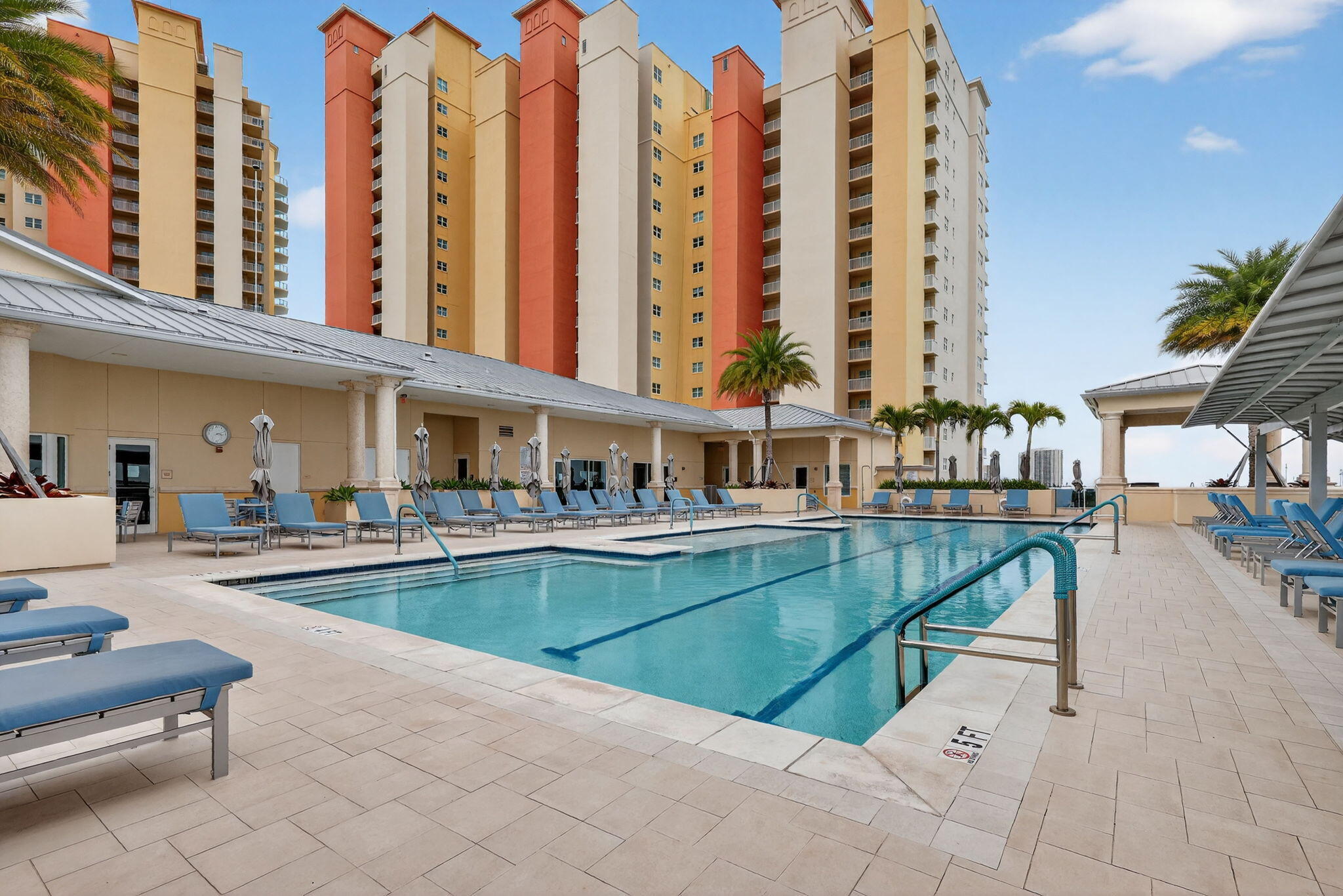 2640 Lake Shr Dr #2608 Riviera Beach, FL 33404
