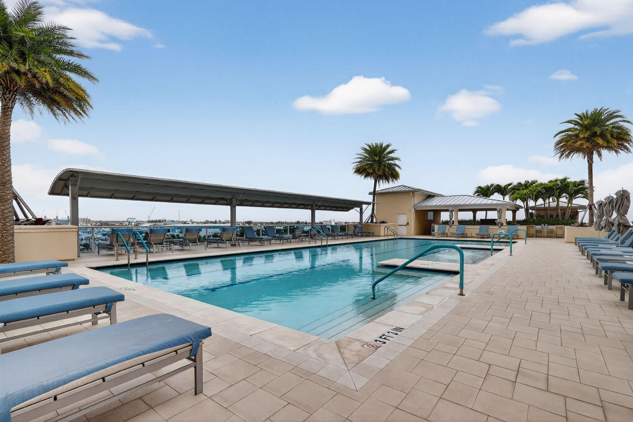 2640 Lake Shr Dr #2608 Riviera Beach, FL 33404