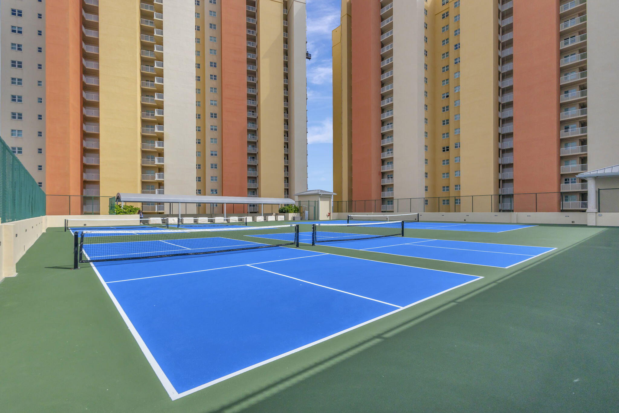2640 Lake Shr Dr #2608 Riviera Beach, FL 33404