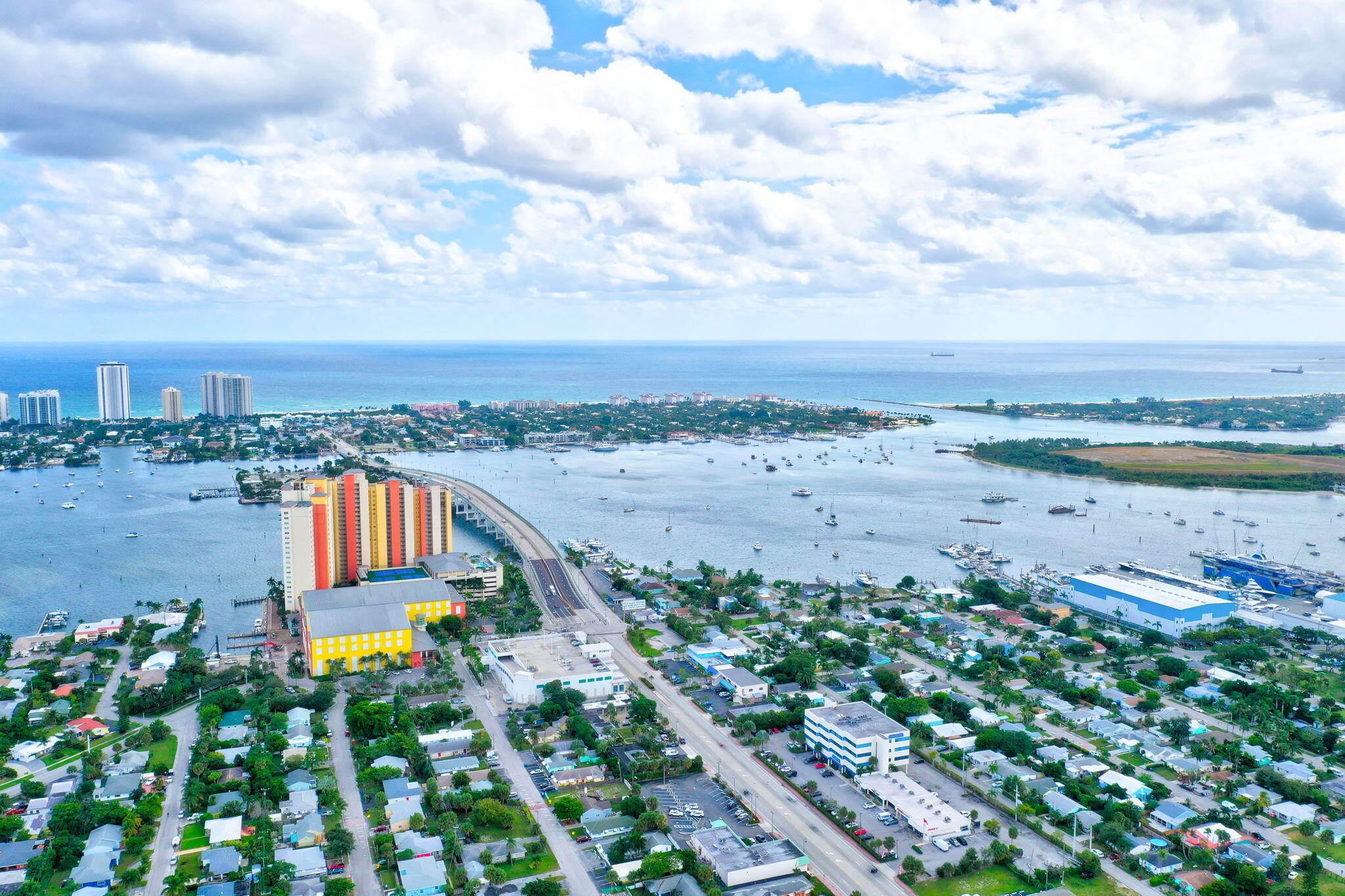 2640 Lake Shr Dr #2608 Riviera Beach, FL 33404