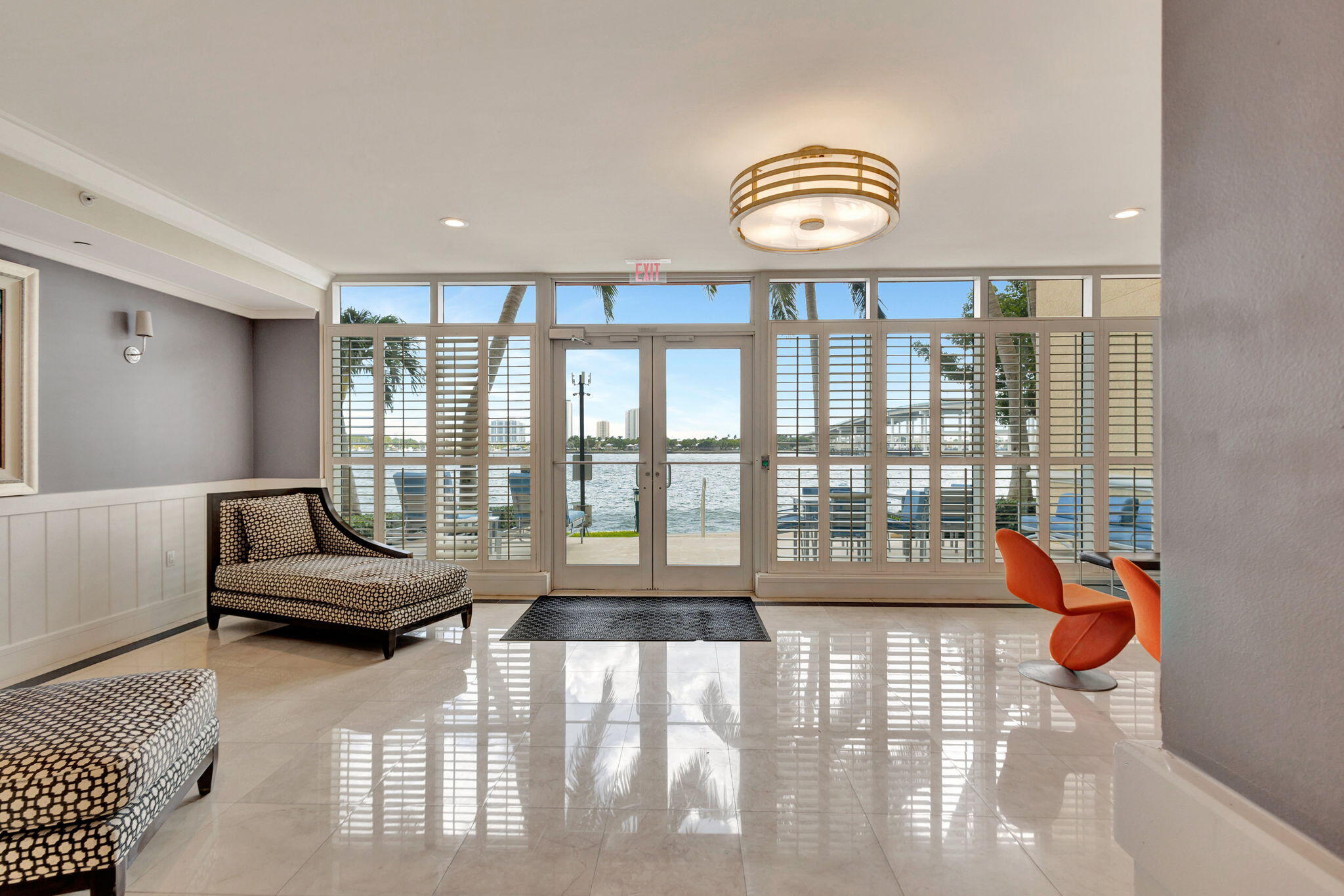 2640 Lake Shr Dr #2608 Riviera Beach, FL 33404