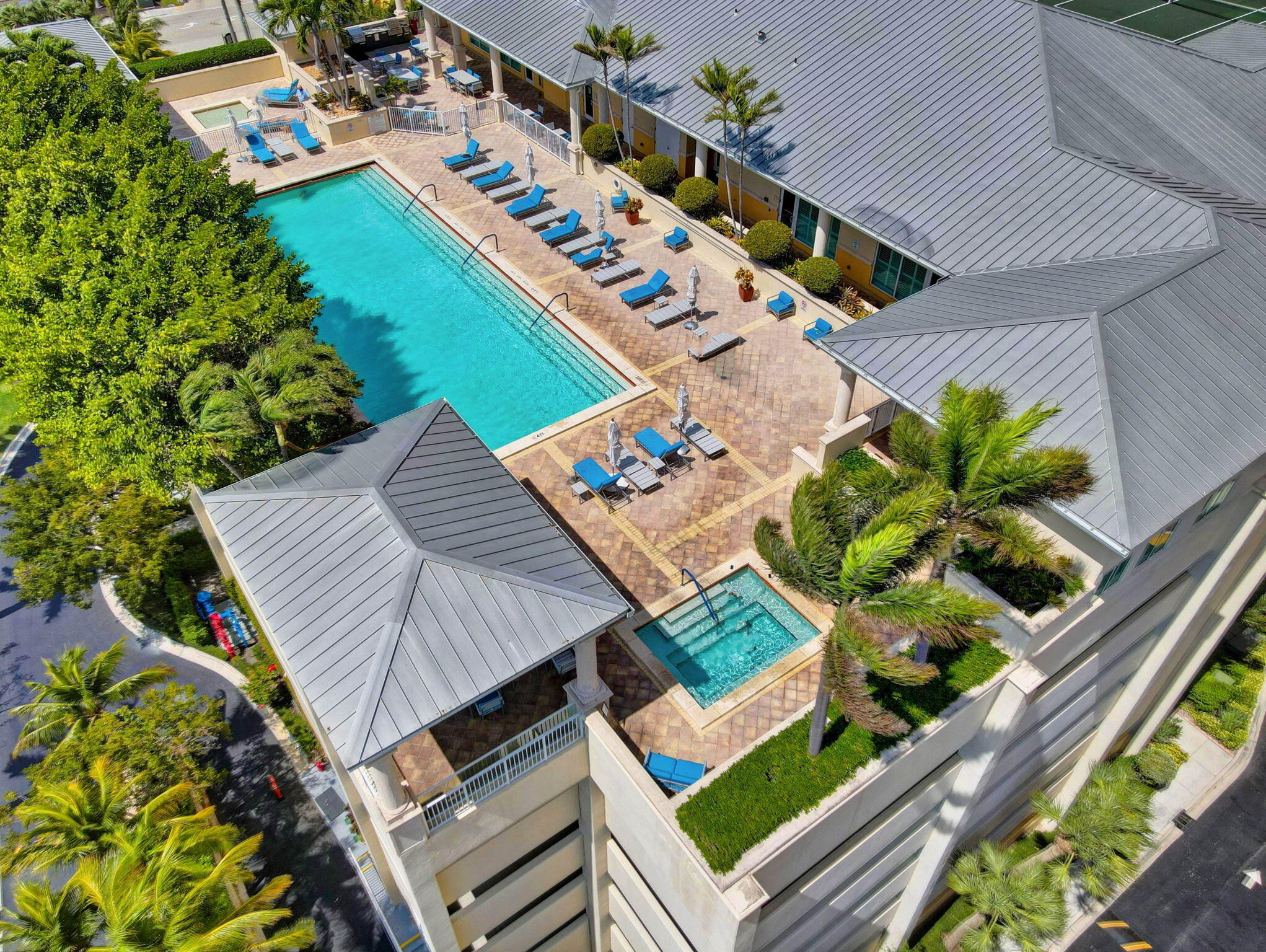 2640 Lake Shr Dr #2608 Riviera Beach, FL 33404