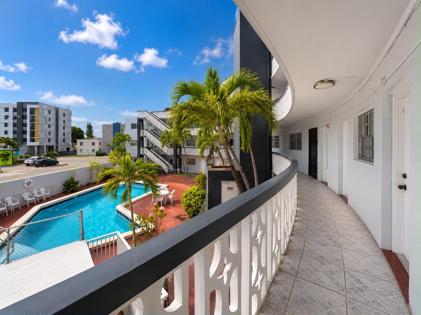 11 SW 52nd Ave #7B