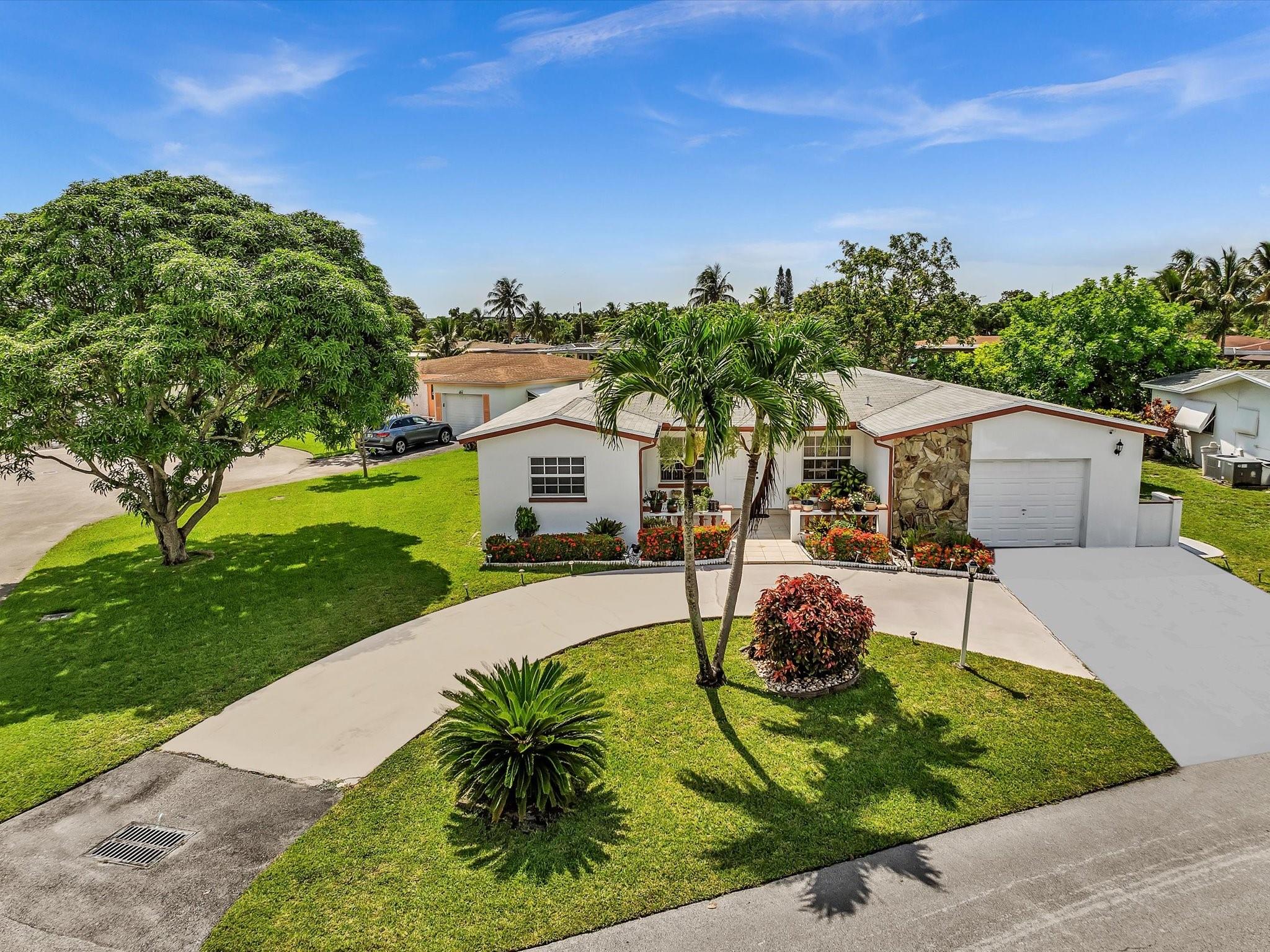 4220 NW 49th Ave