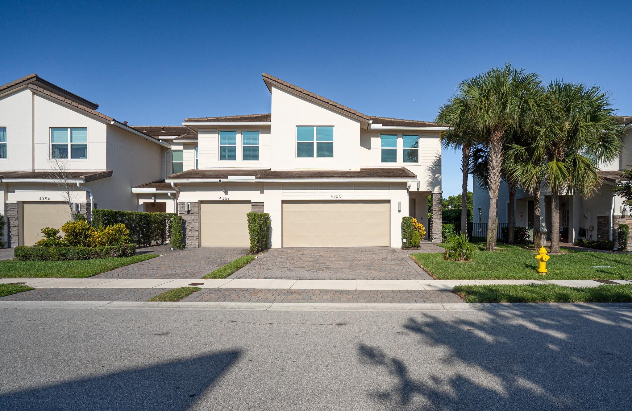 4350 Veleiros Ave