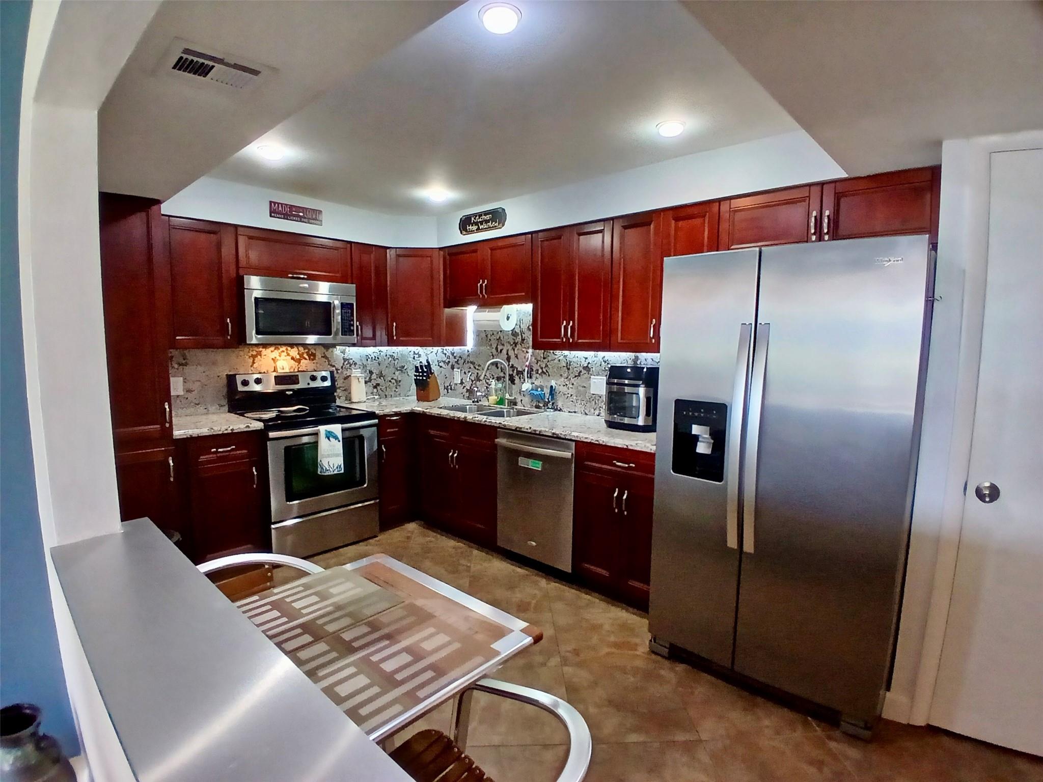 3507 Oaks Way #106