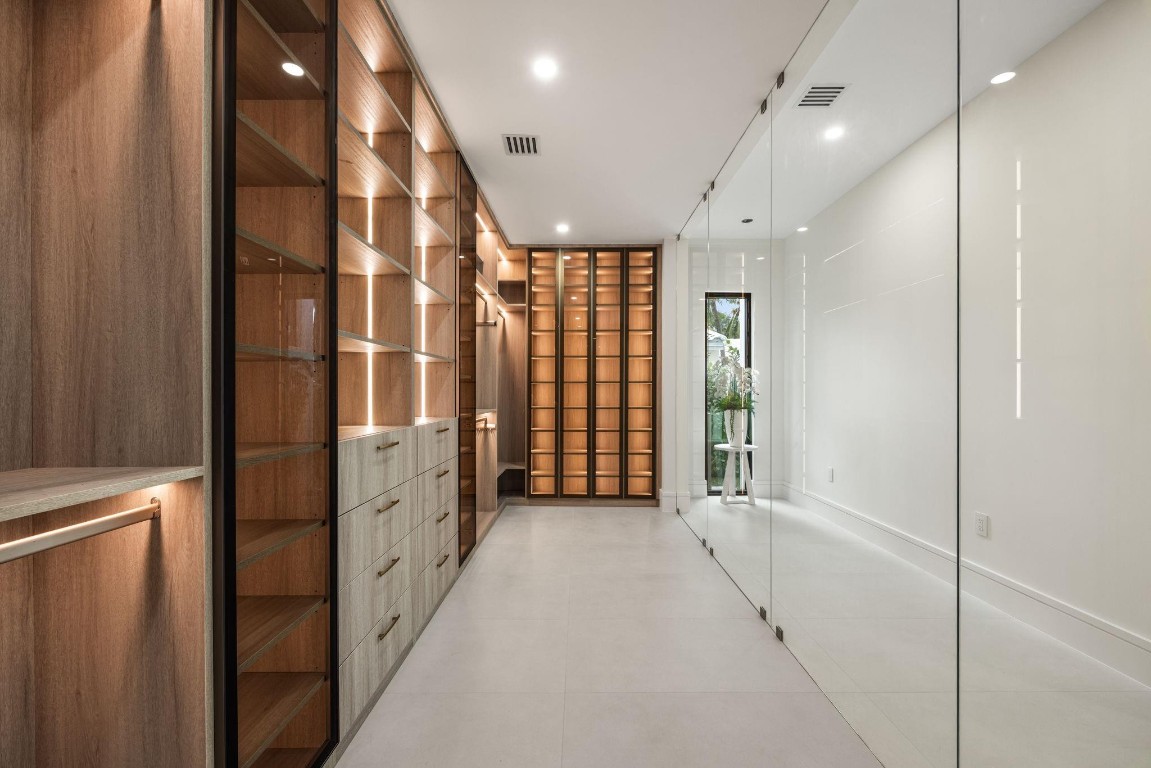 1627 Coral Rdg Fort Lauderdale, FL 33305