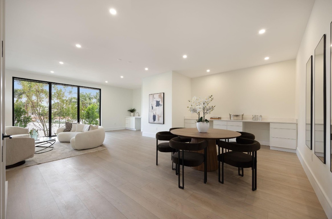 1627 Coral Rdg Fort Lauderdale, FL 33305