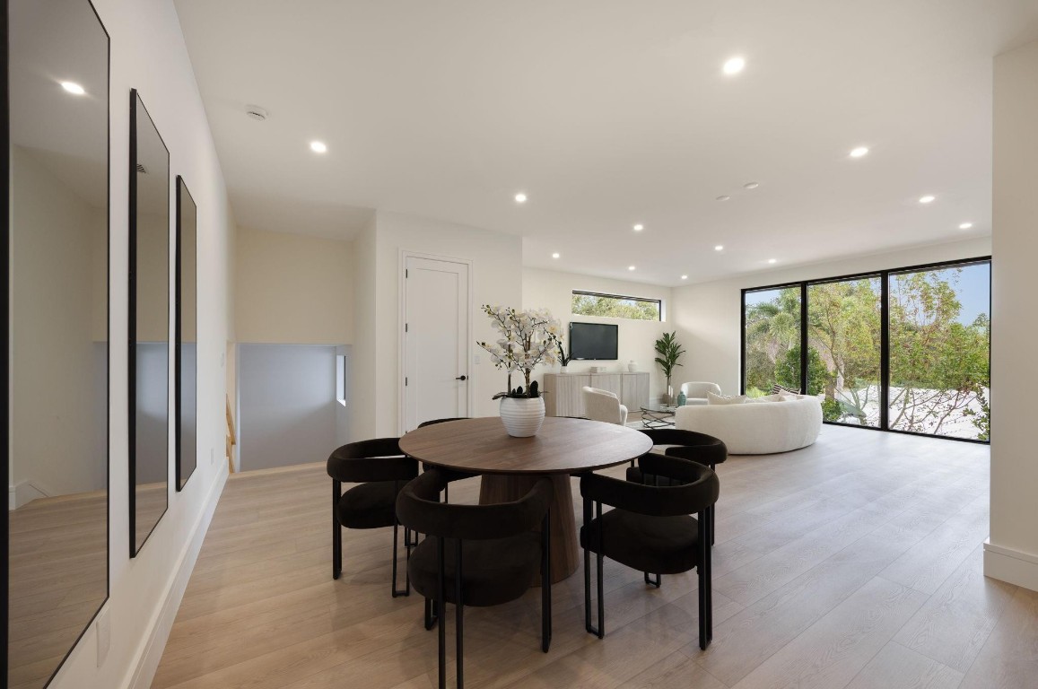 1627 Coral Rdg Fort Lauderdale, FL 33305