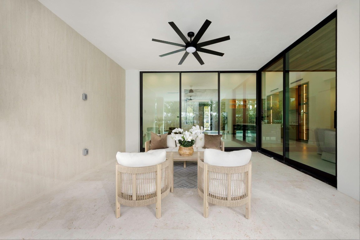 1627 Coral Rdg Fort Lauderdale, FL 33305