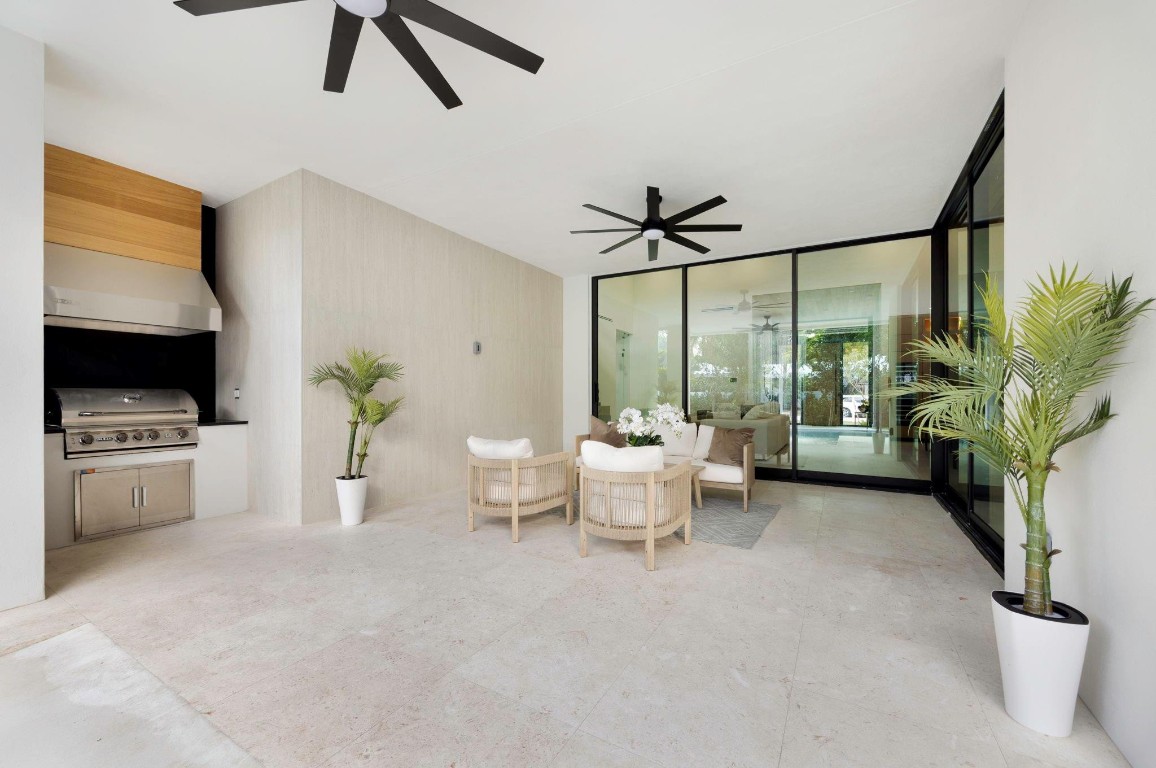 1627 Coral Rdg Fort Lauderdale, FL 33305