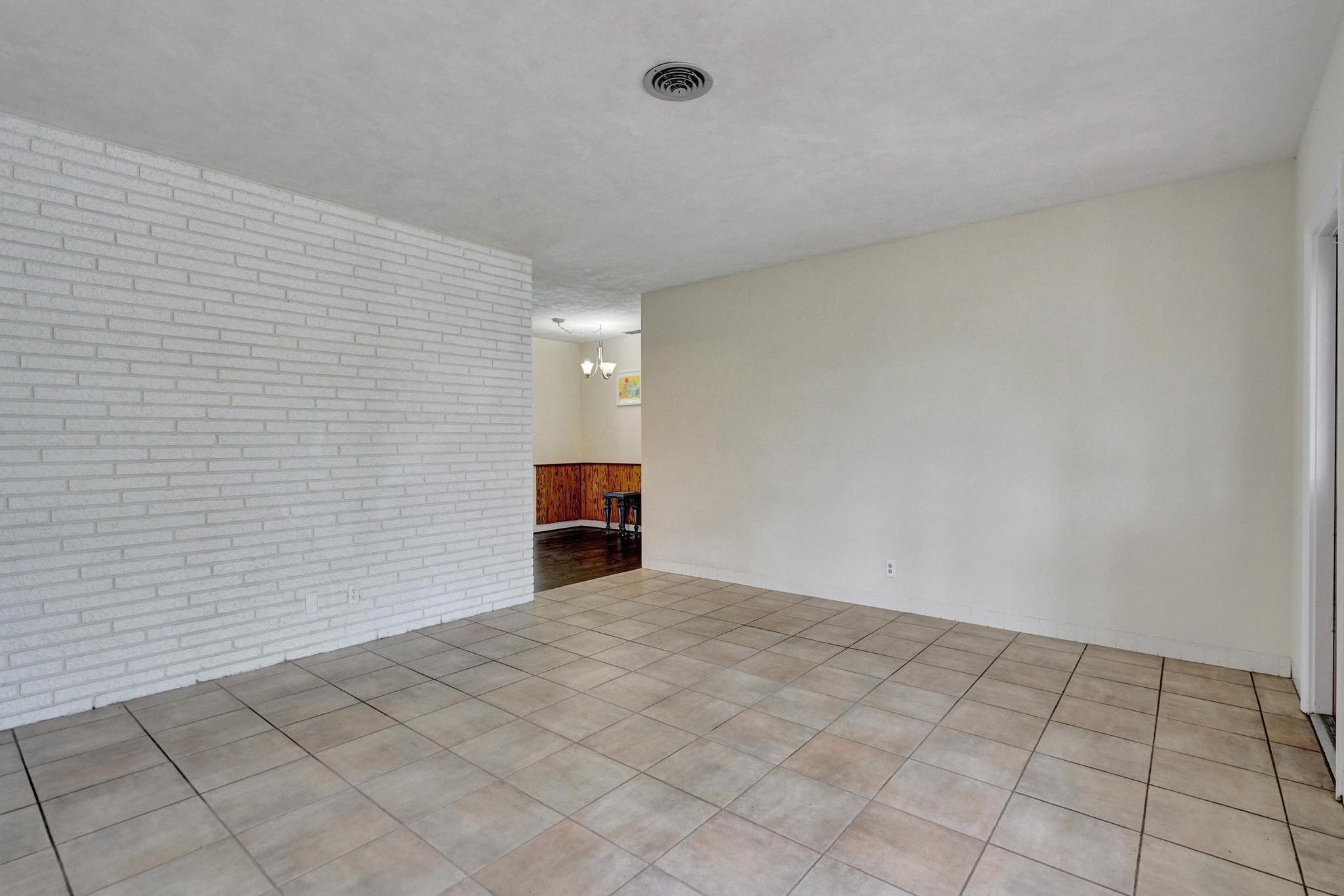 1801 NE 23rd Ave Fort Lauderdale, FL 33305