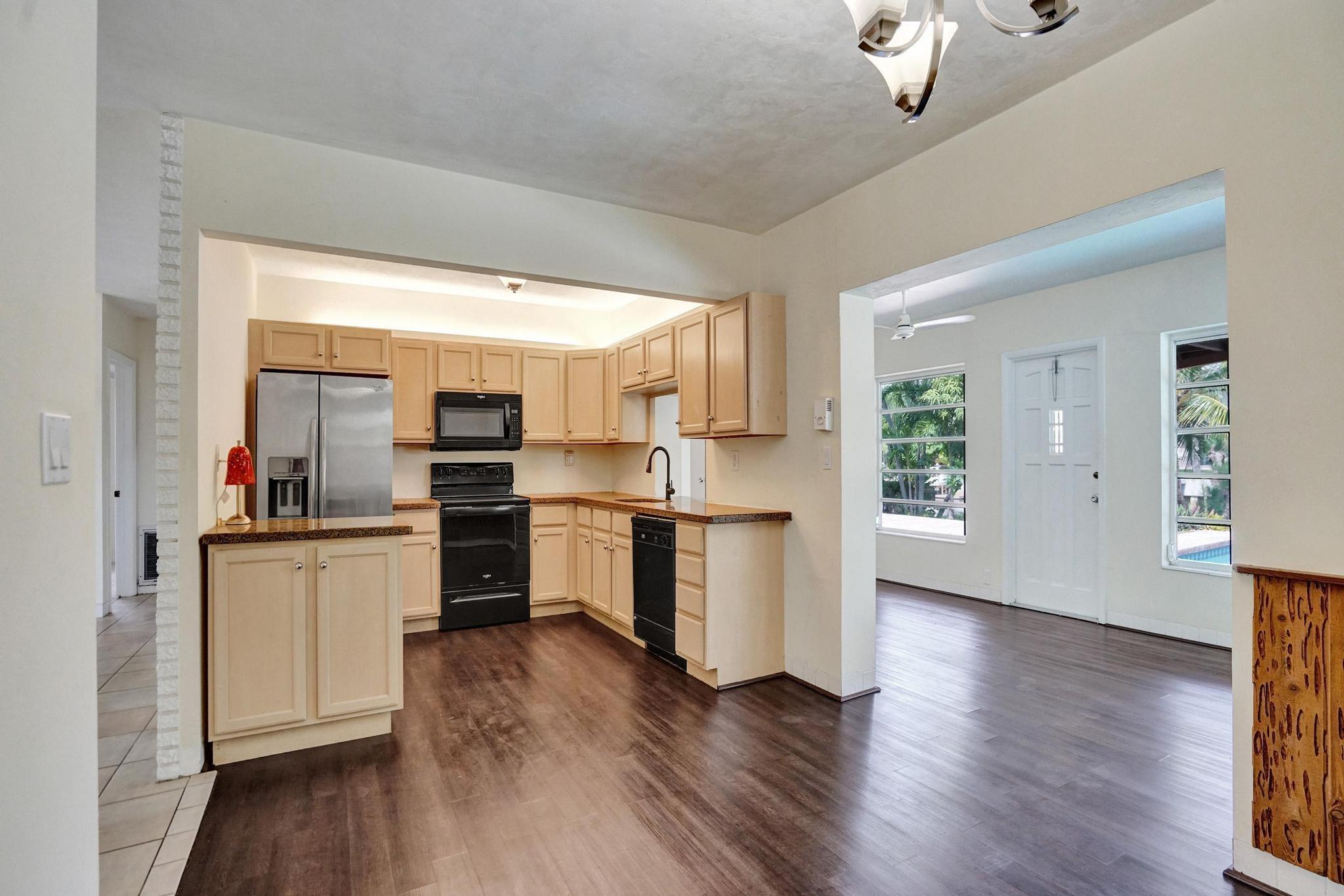 1801 NE 23rd Ave Fort Lauderdale, FL 33305