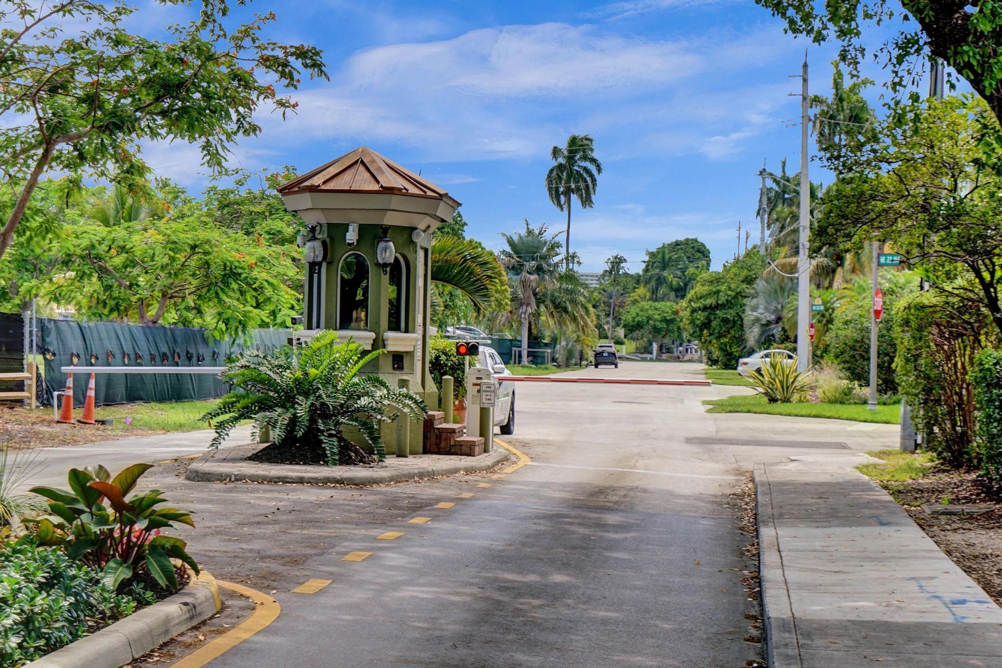 1801 NE 23rd Ave Fort Lauderdale, FL 33305