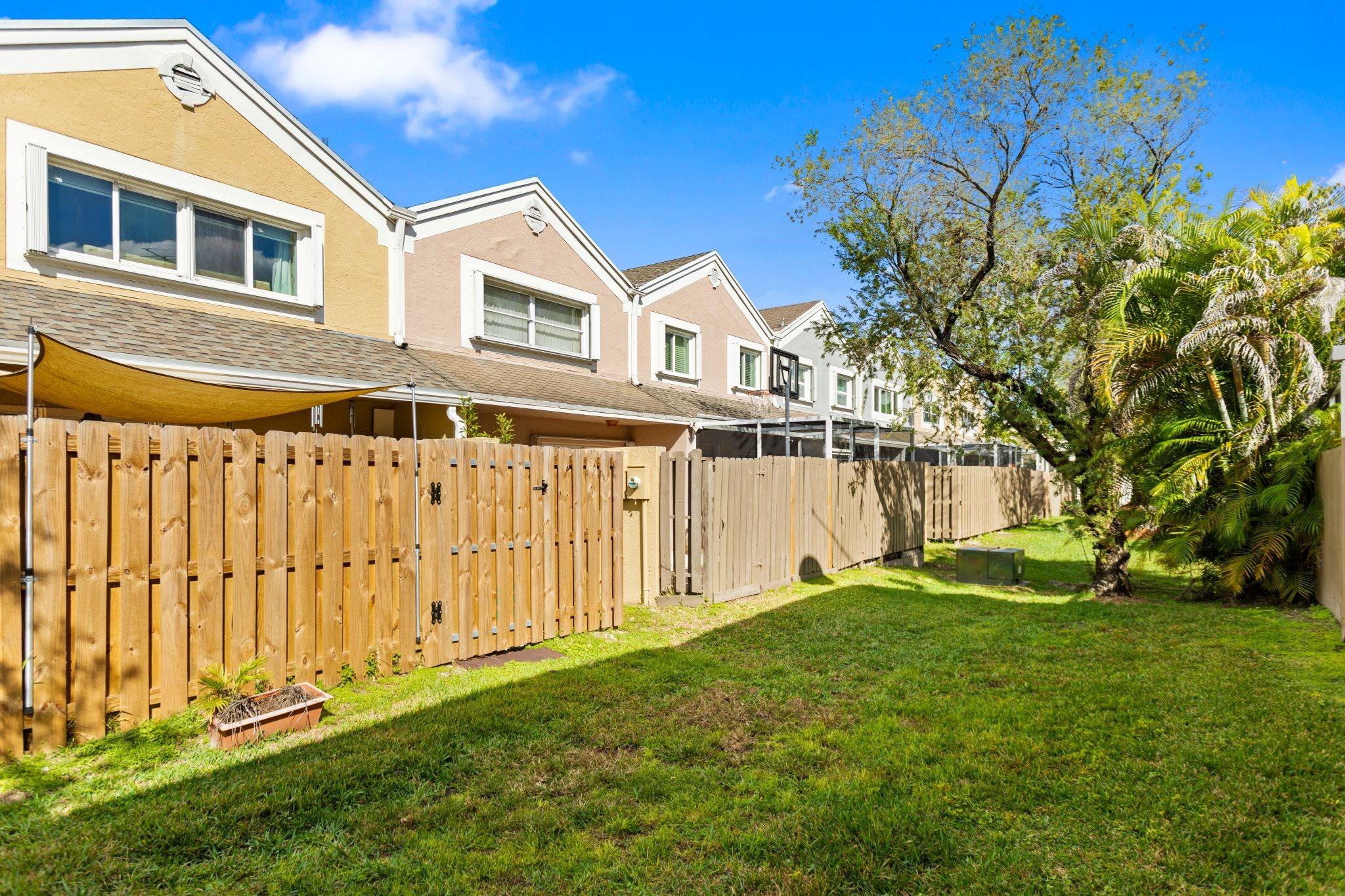 12286 NW 14th St Pembroke Pines, FL 33026