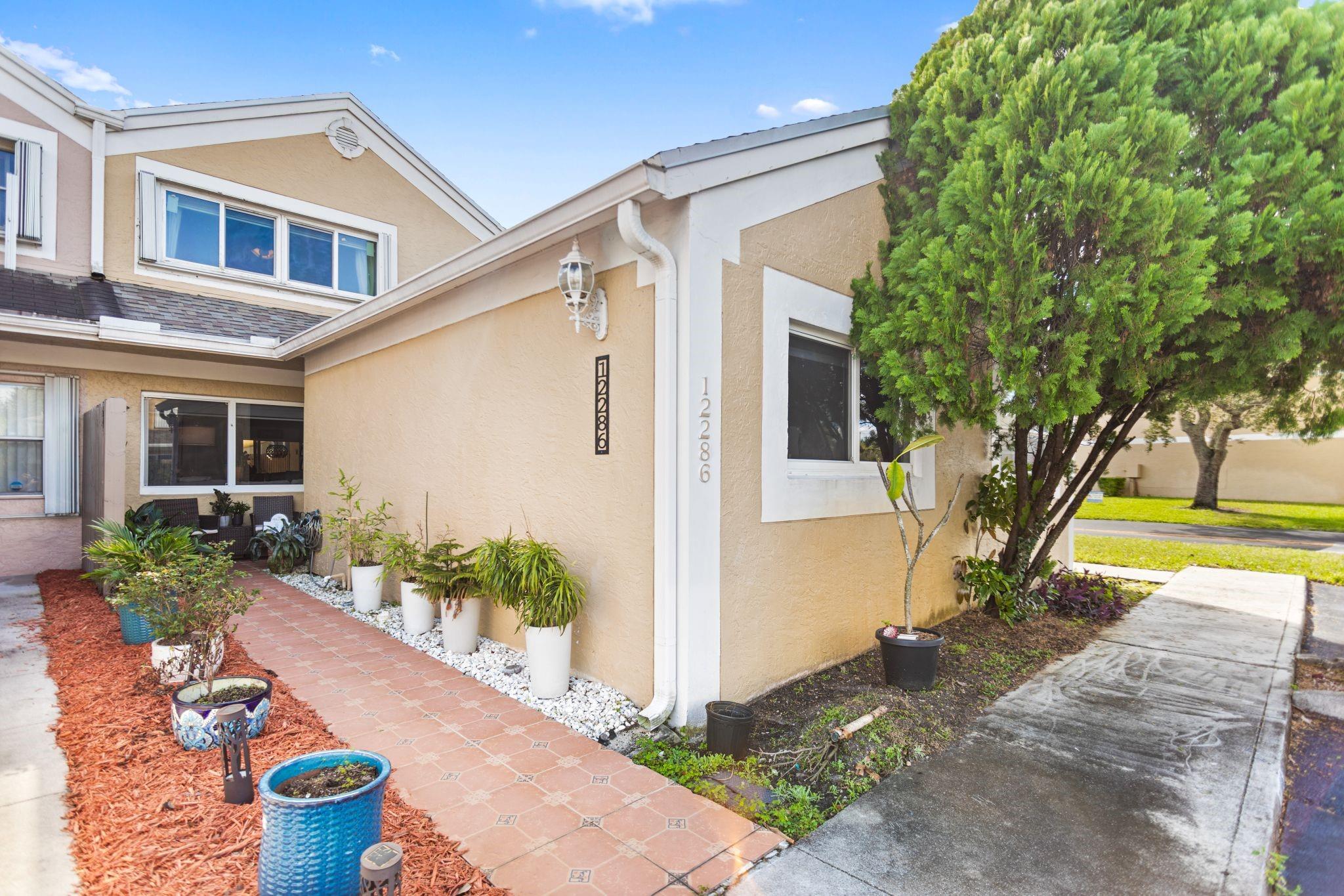 12286 NW 14th St Pembroke Pines, FL 33026