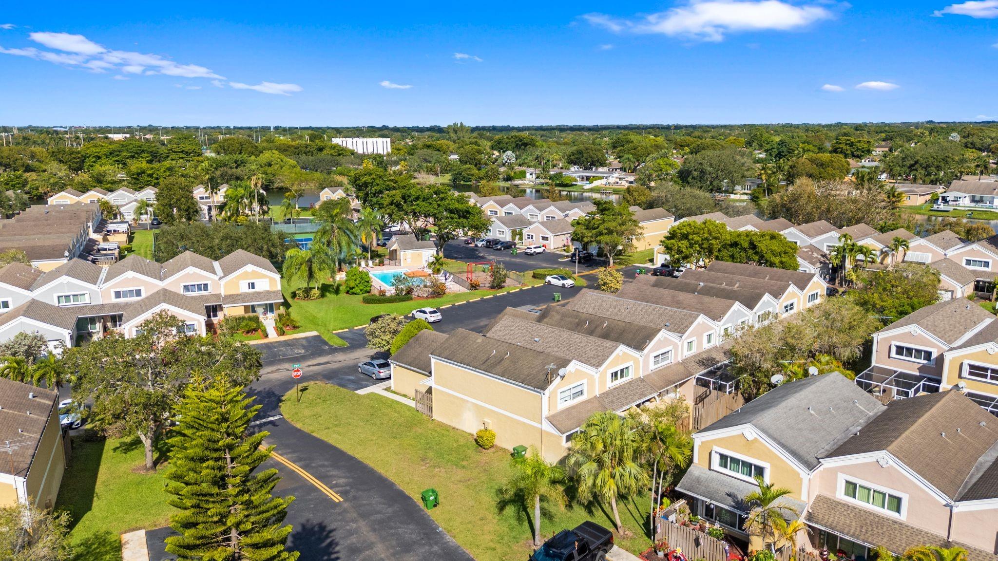 12286 NW 14th St Pembroke Pines, FL 33026