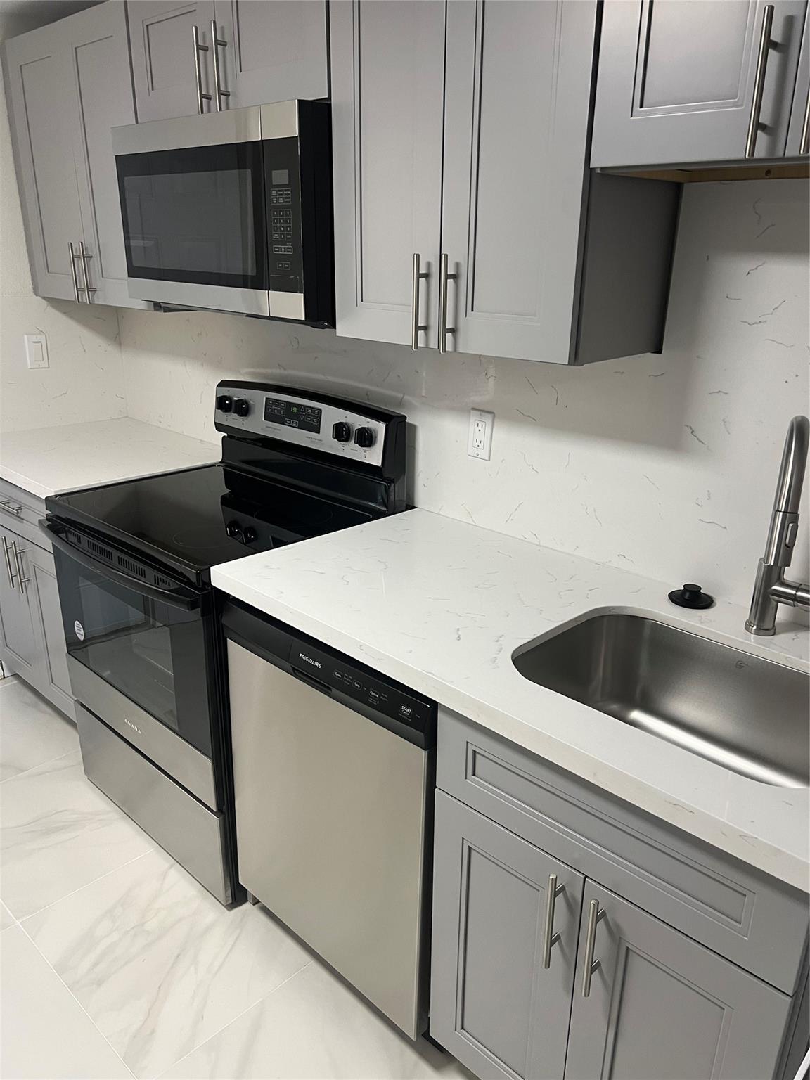 8705 NW 38th Dr #2A Coral Springs, FL 33065