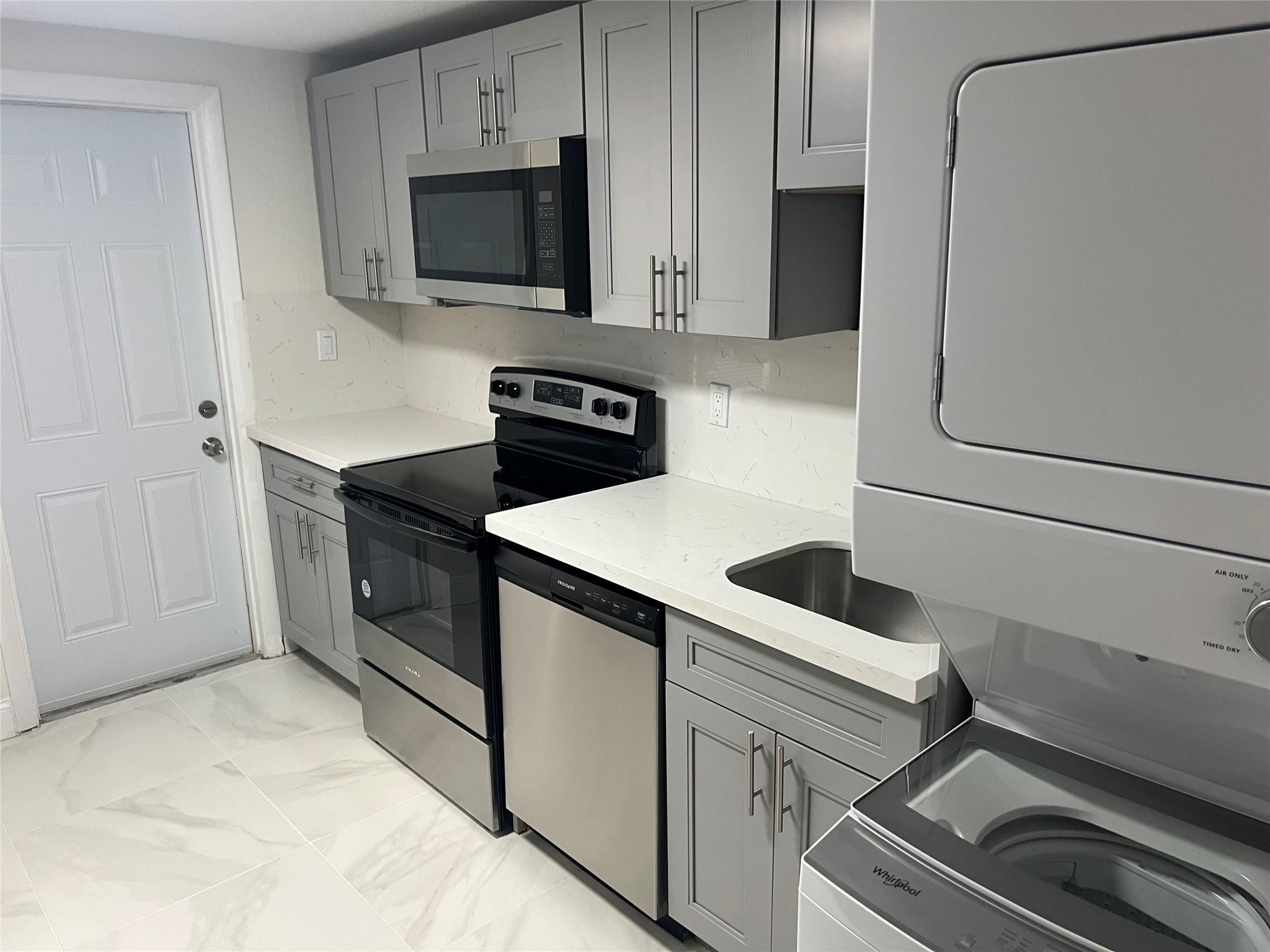 8705 NW 38th Dr #2A Coral Springs, FL 33065