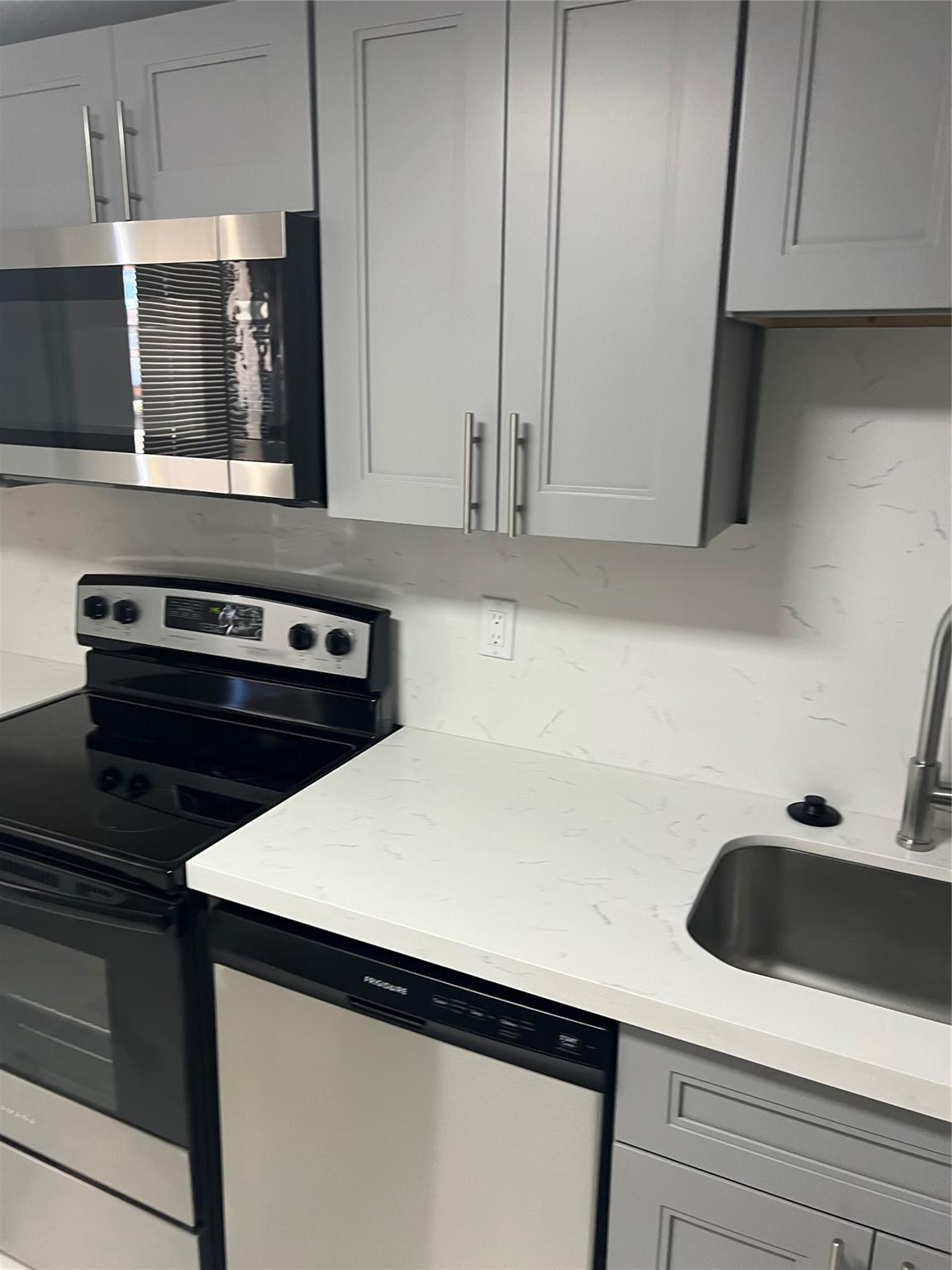 8705 NW 38th Dr #2A Coral Springs, FL 33065