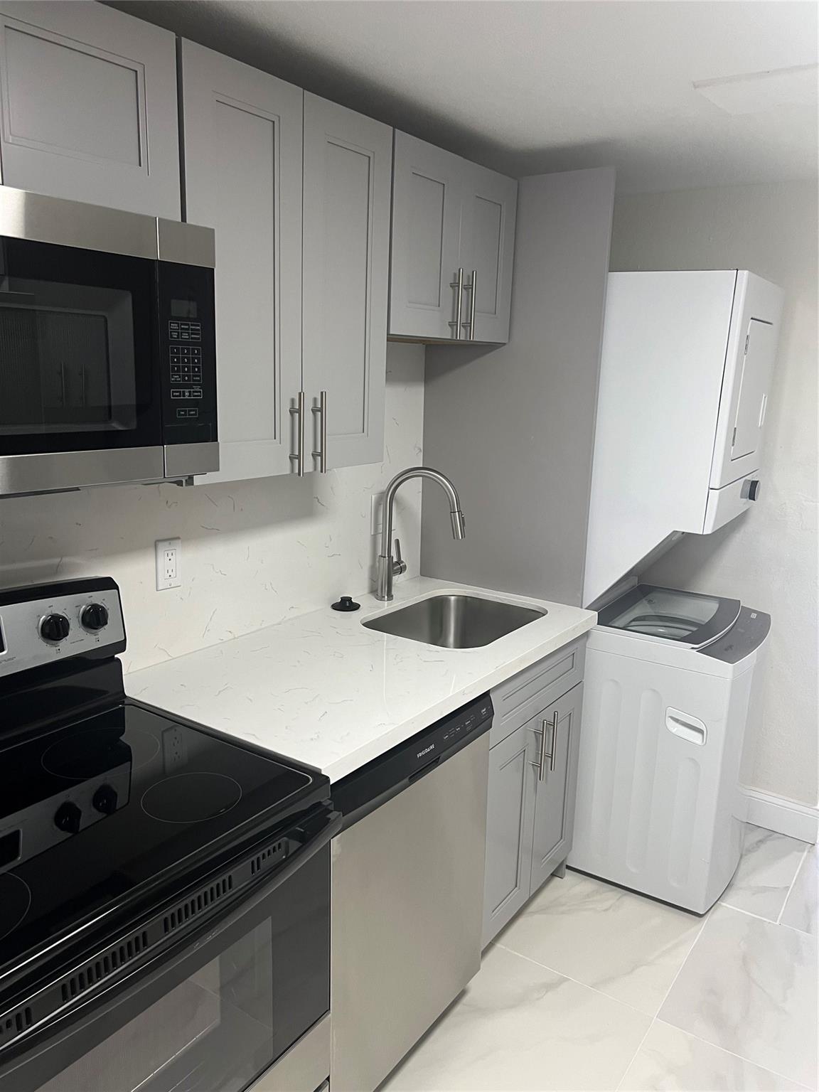 8705 NW 38th Dr #2A Coral Springs, FL 33065